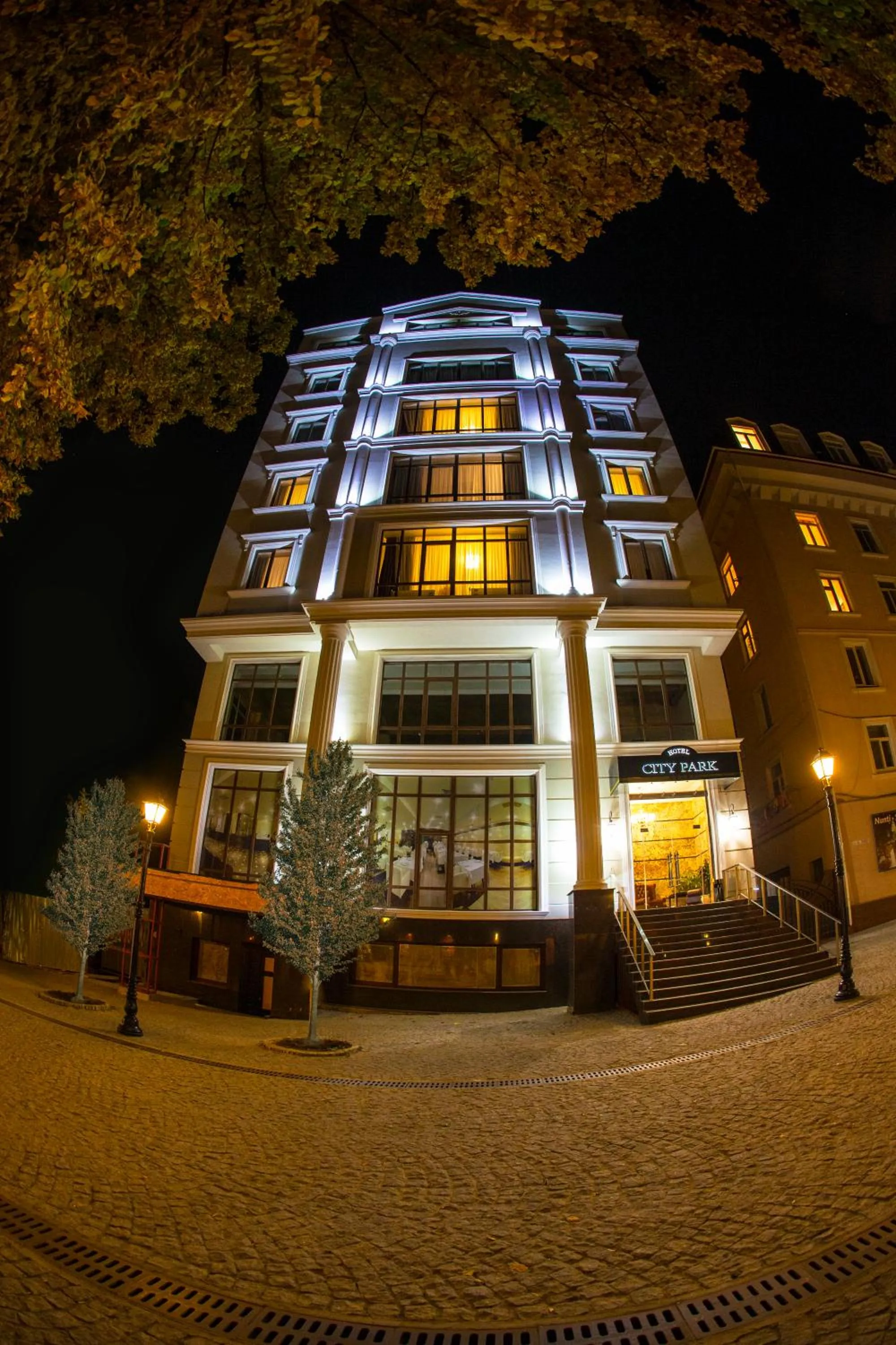 Facade/entrance in City Park Hotel