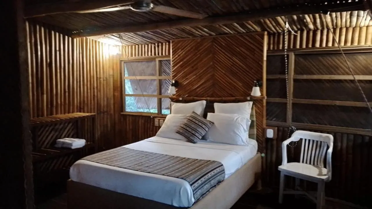 Restaurant/places to eat, Bed in Tortugal Boutique River Lodge