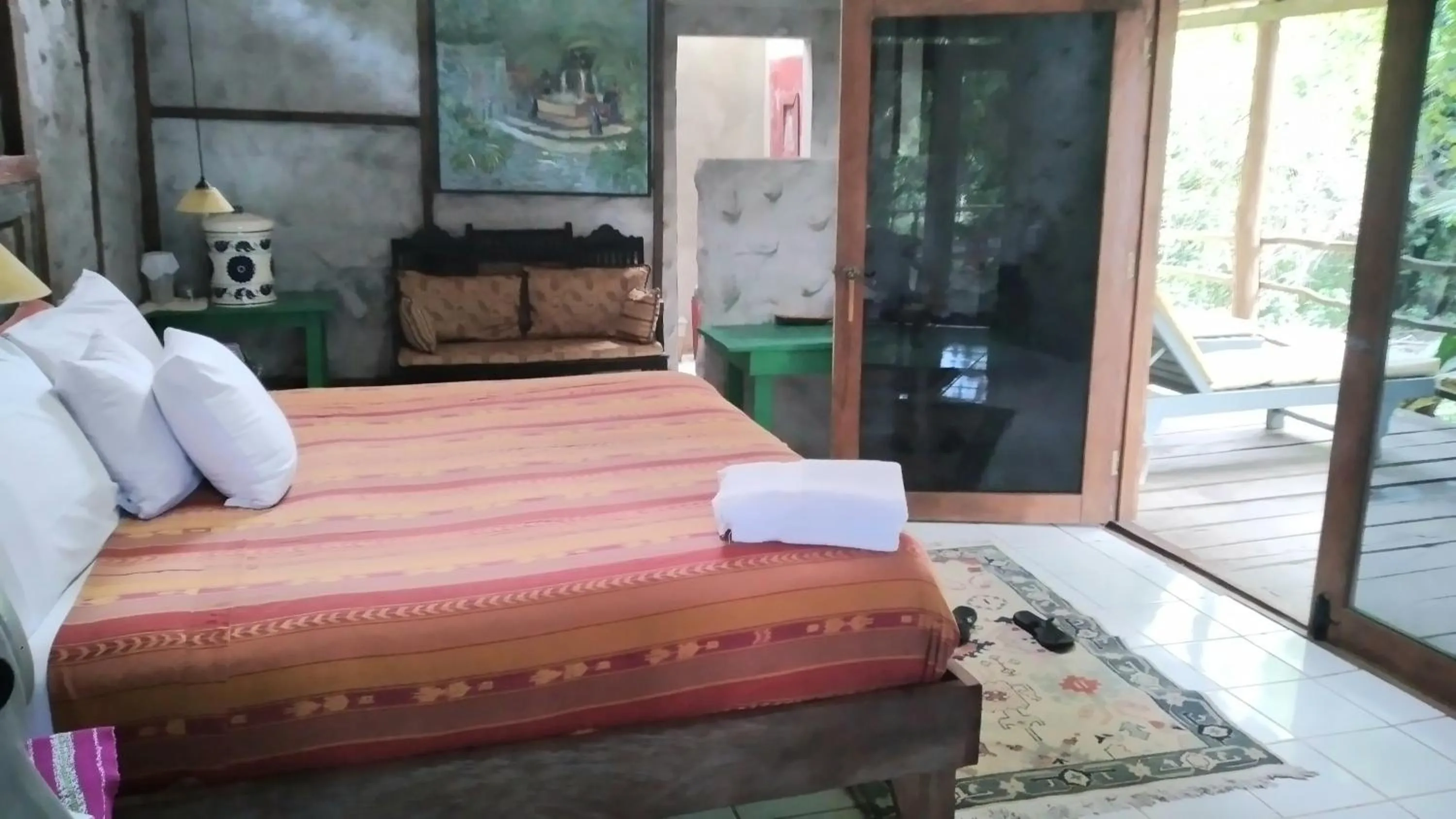 Shower, Bed in Tortugal Boutique River Lodge