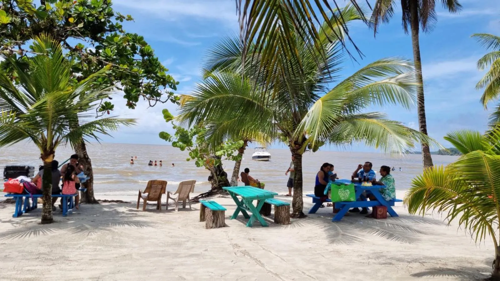 Day in Tortugal Boutique River Lodge