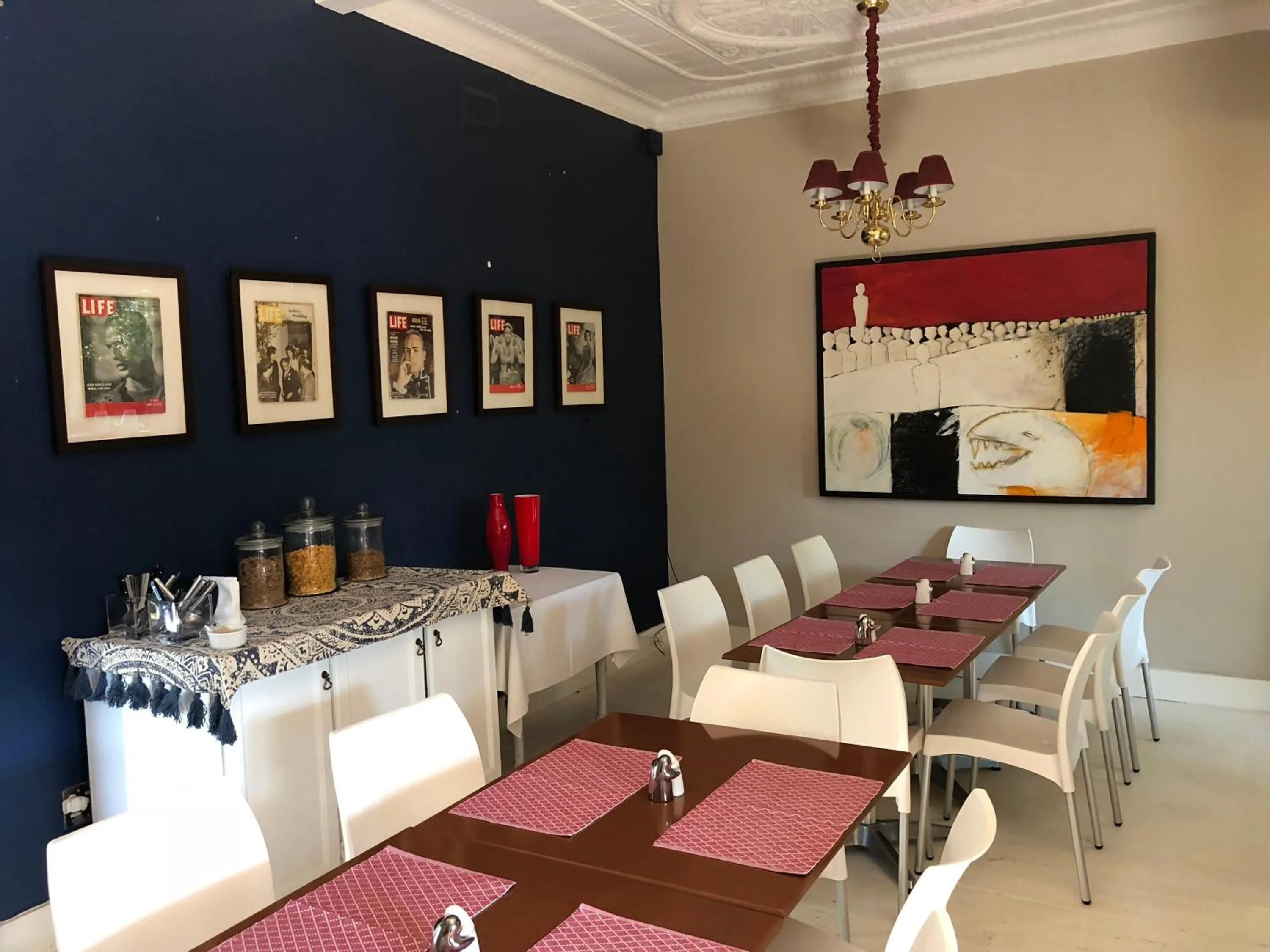 Restaurant/places to eat in Life on 3rd