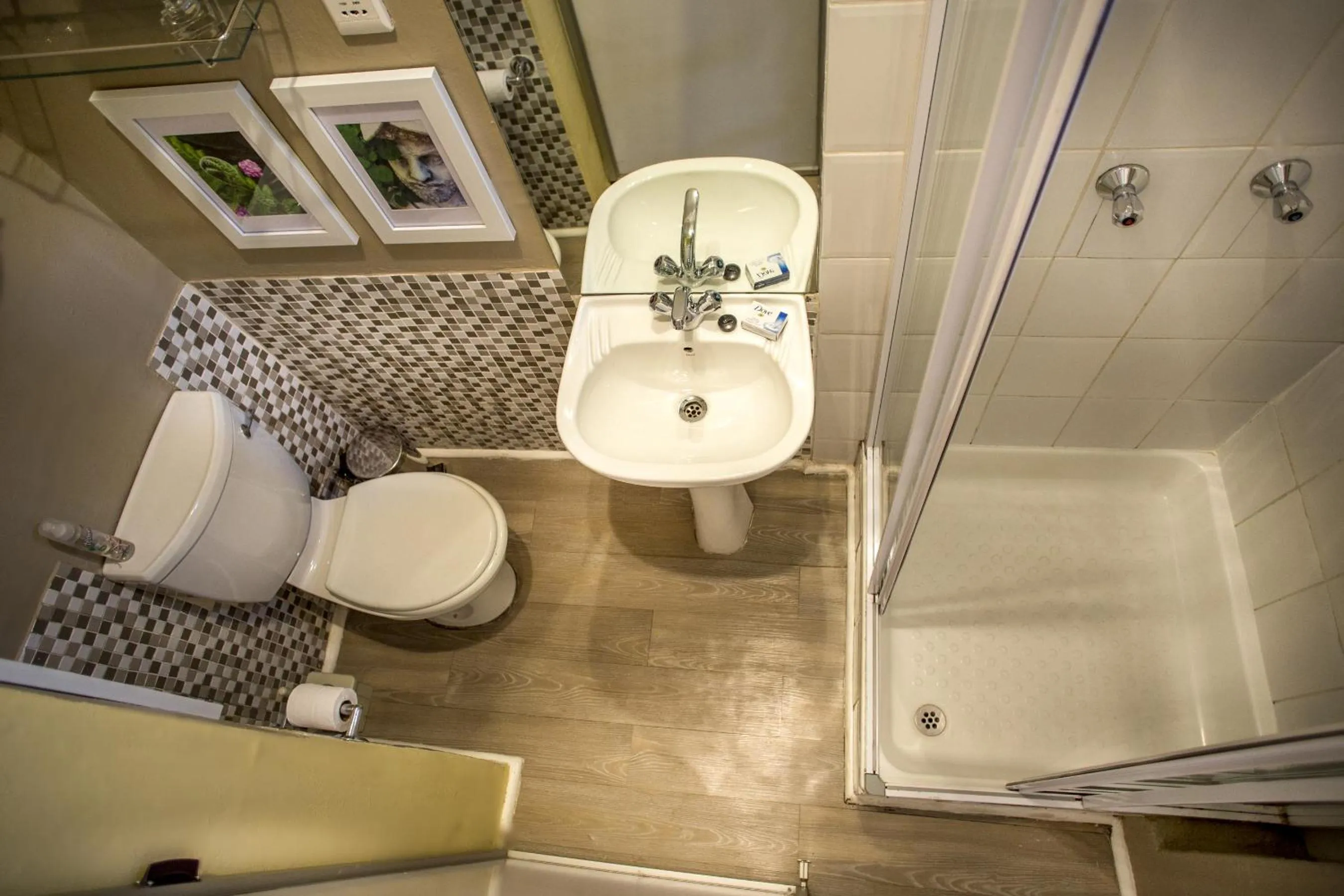 Shower in Life on 3rd