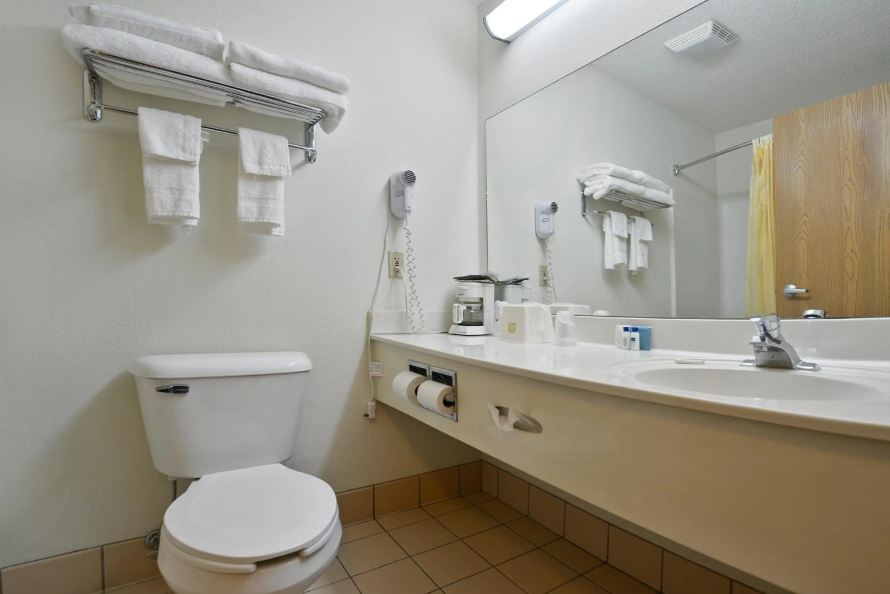 Bathroom in Baymont by Wyndham Albany