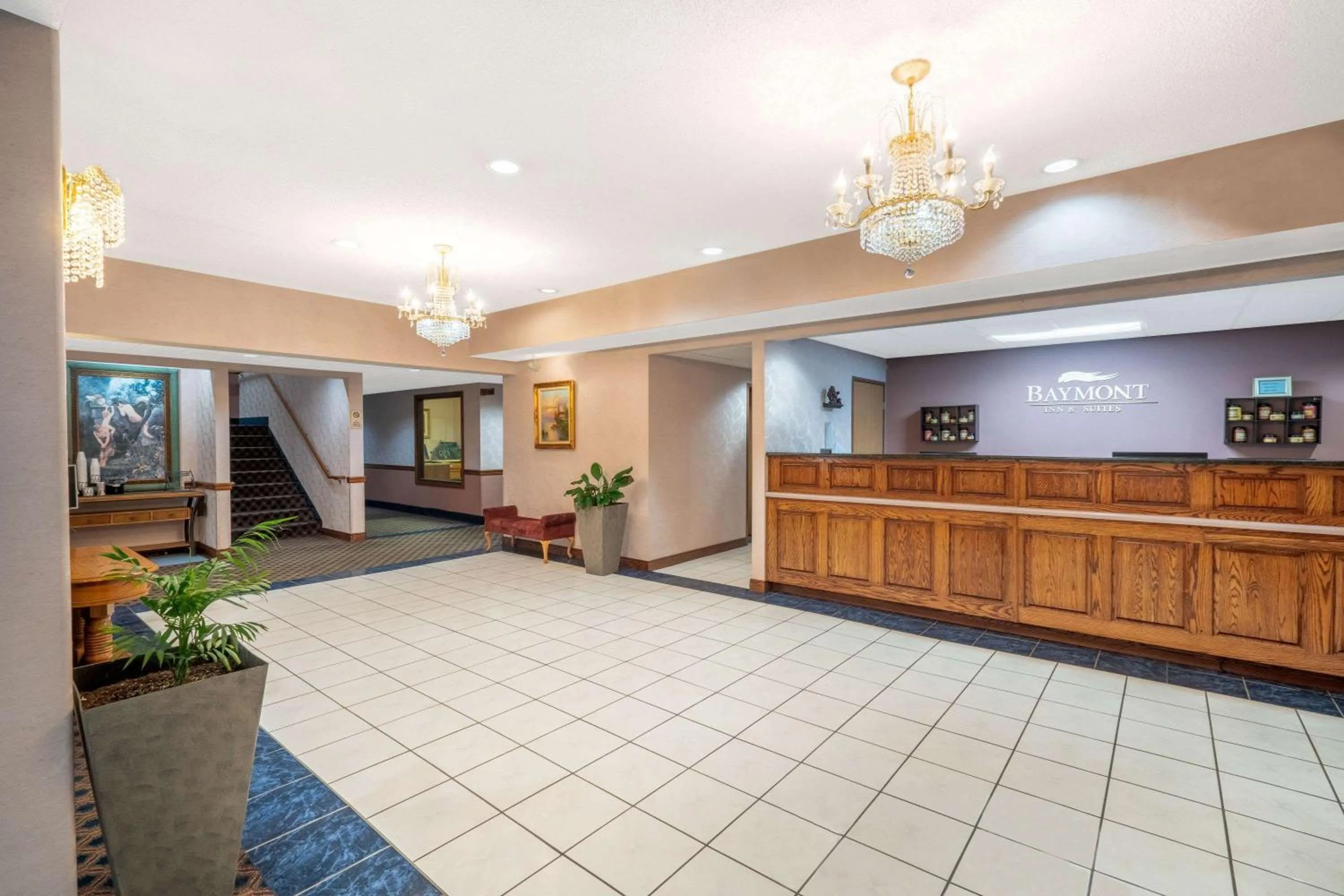 Lobby or reception in Baymont by Wyndham Albany