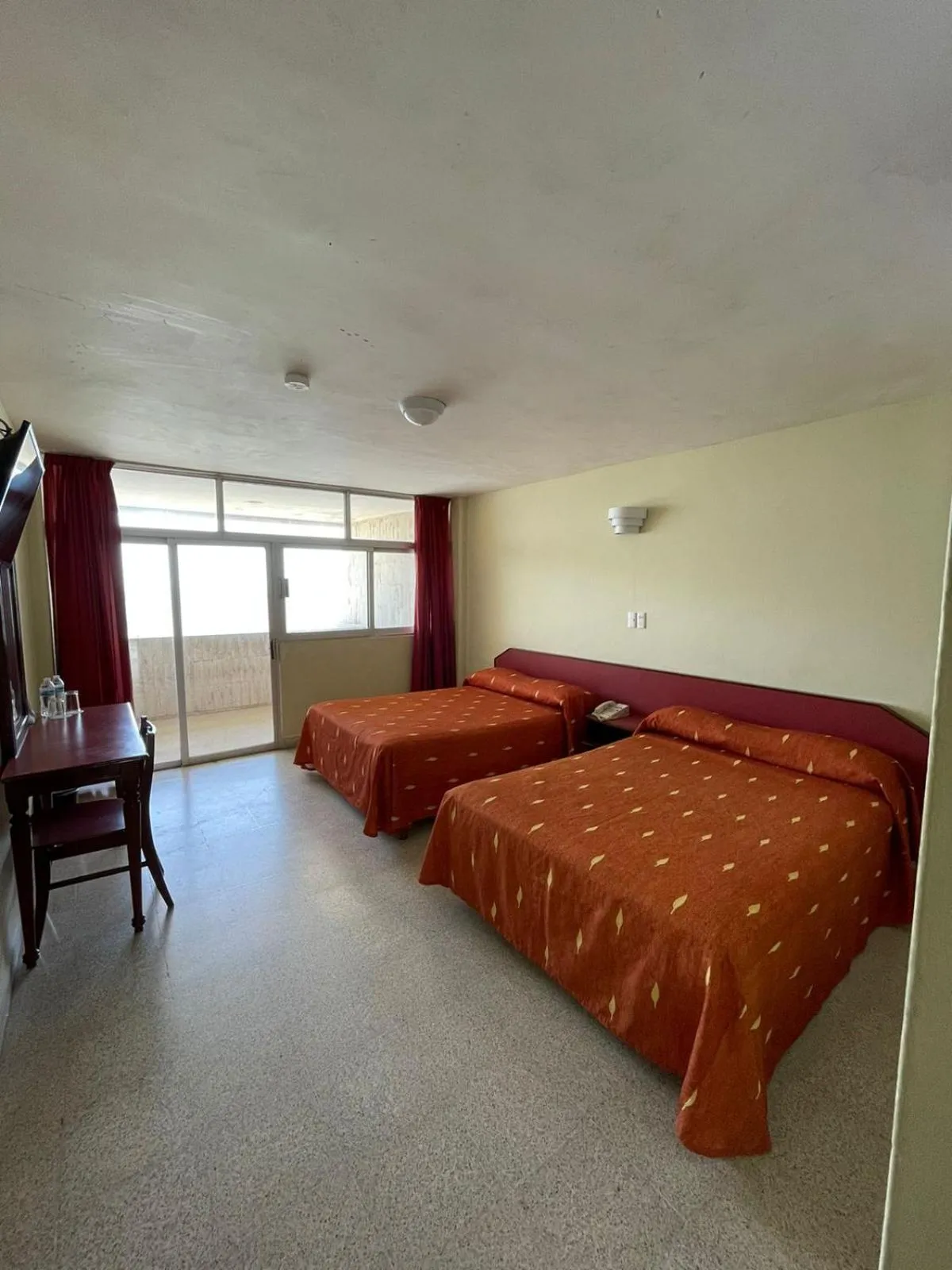 Photo of the whole room, Bed in Hotel Royalty