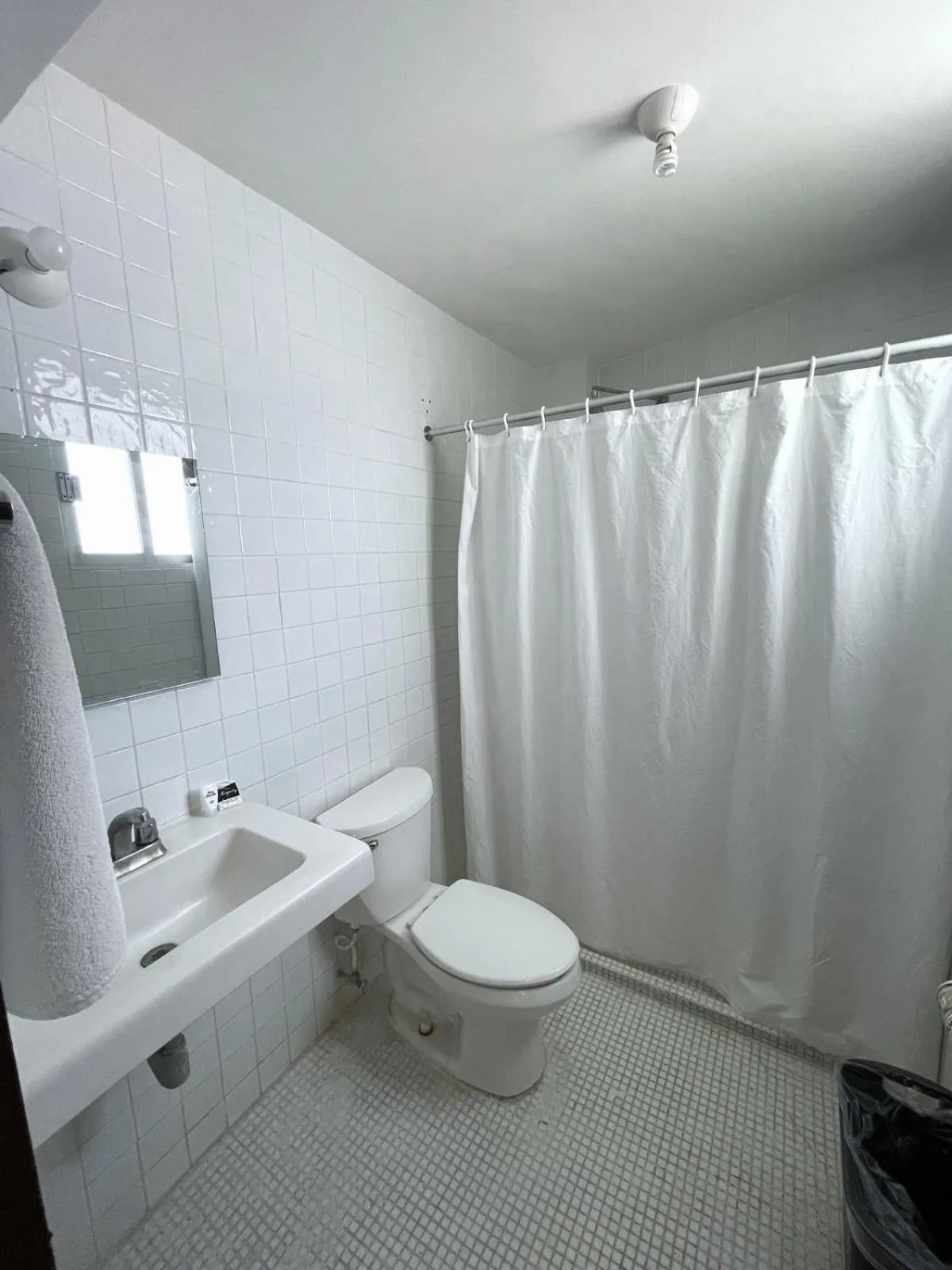 Bathroom in Hotel Royalty