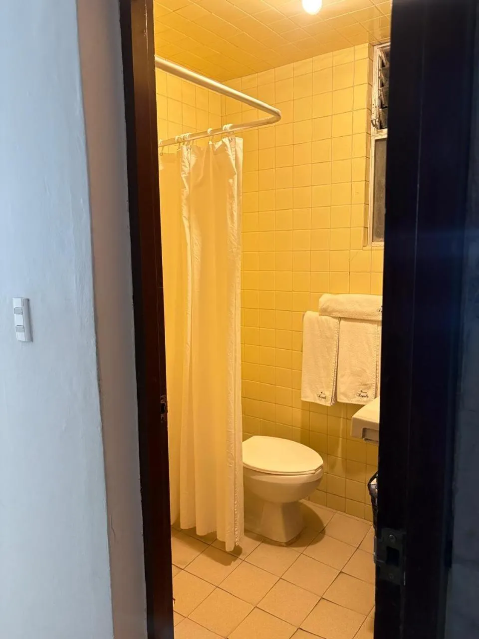 Bathroom in Hotel Royalty