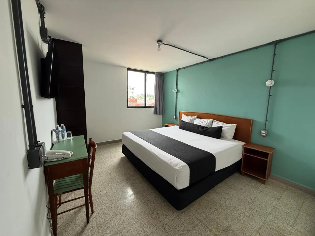 Standard King Room in Hotel Royalty