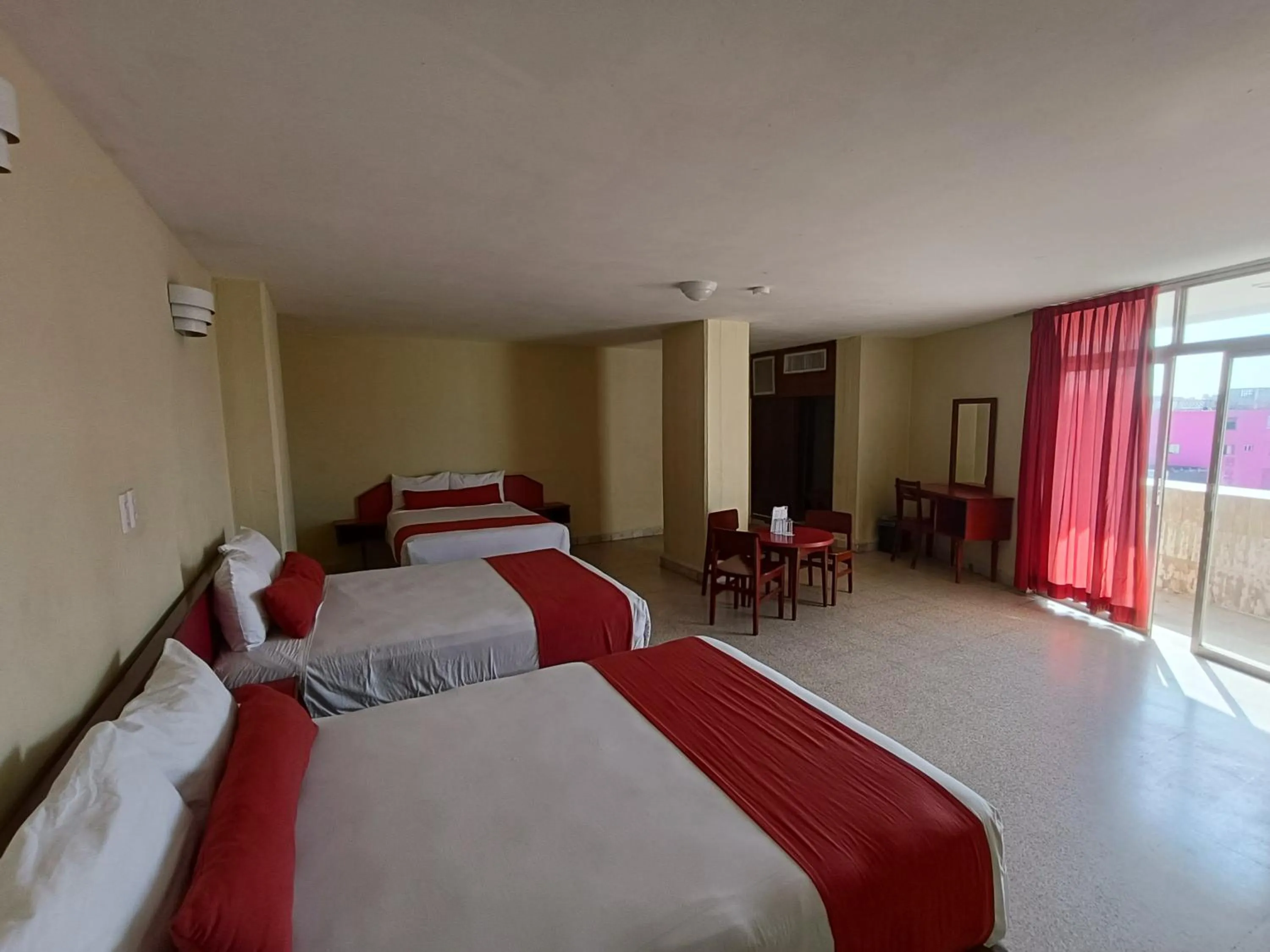 Photo of the whole room, Bed in Hotel Royalty