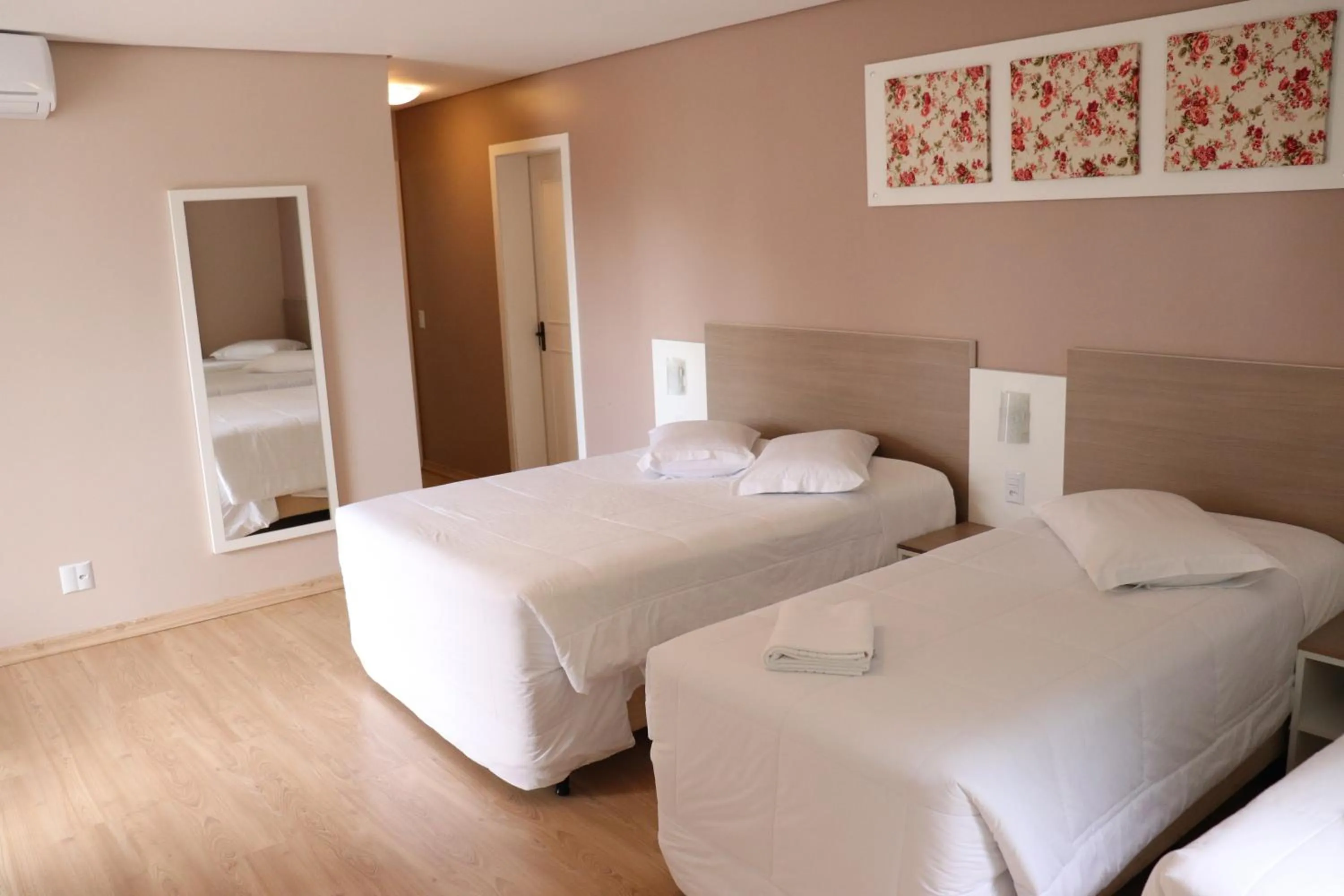 Photo of the whole room, Bed in Pousada Vovô Nino