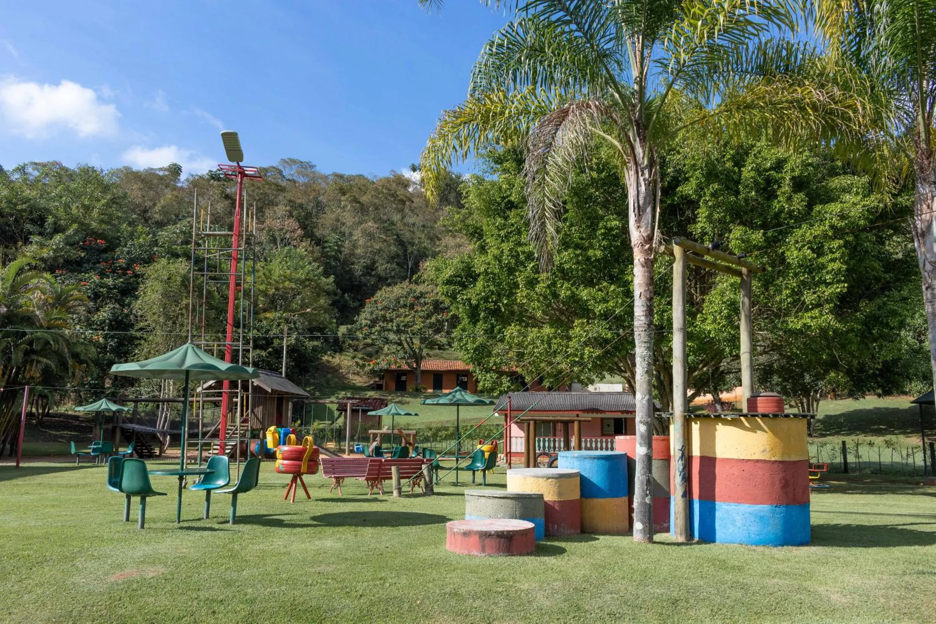 Children play ground in Bomtempo Itaipava Hotel by Castelo Itaipava