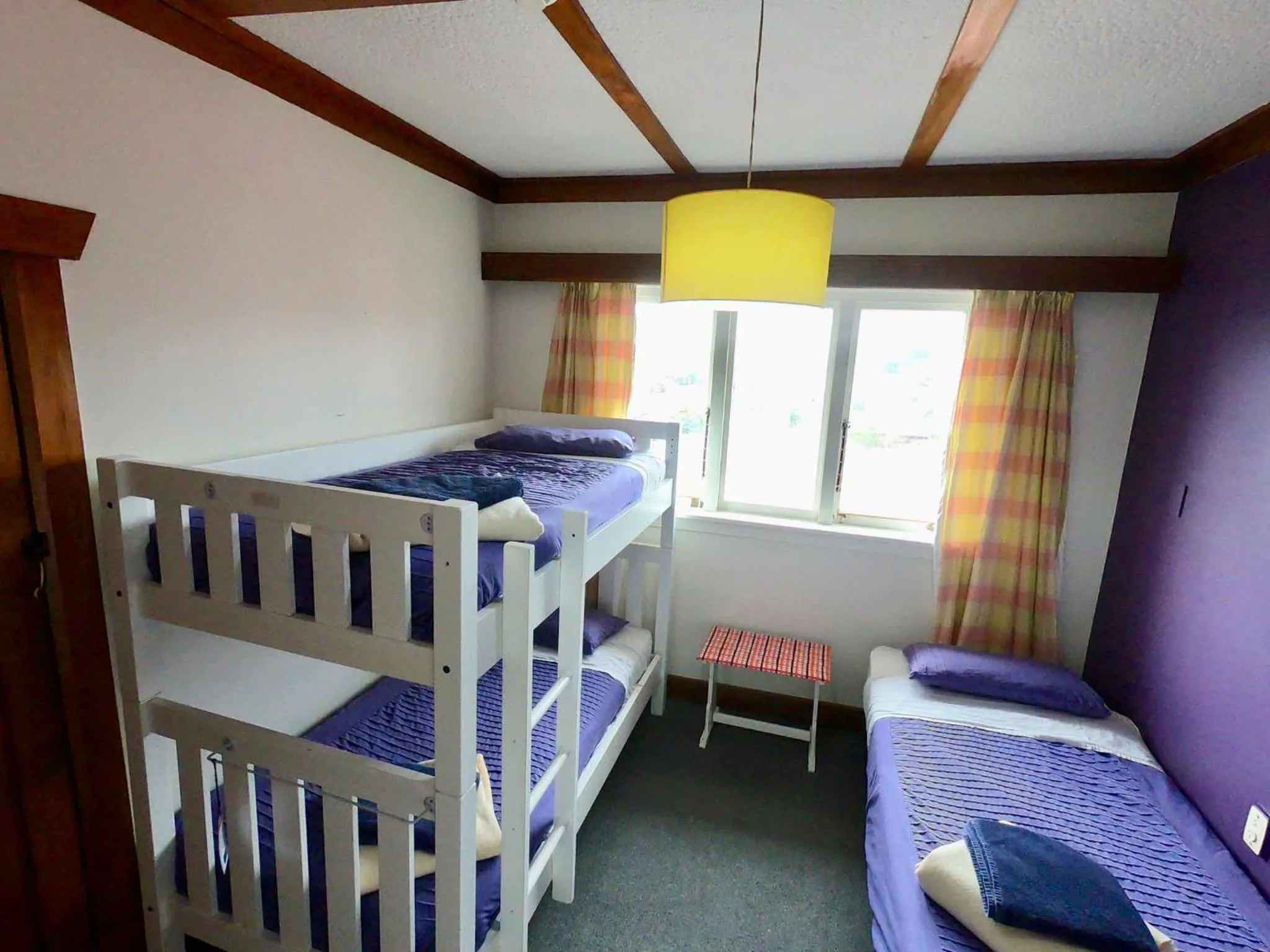 Bed in Ducks & Drakes Boutique Motel & Backpackers