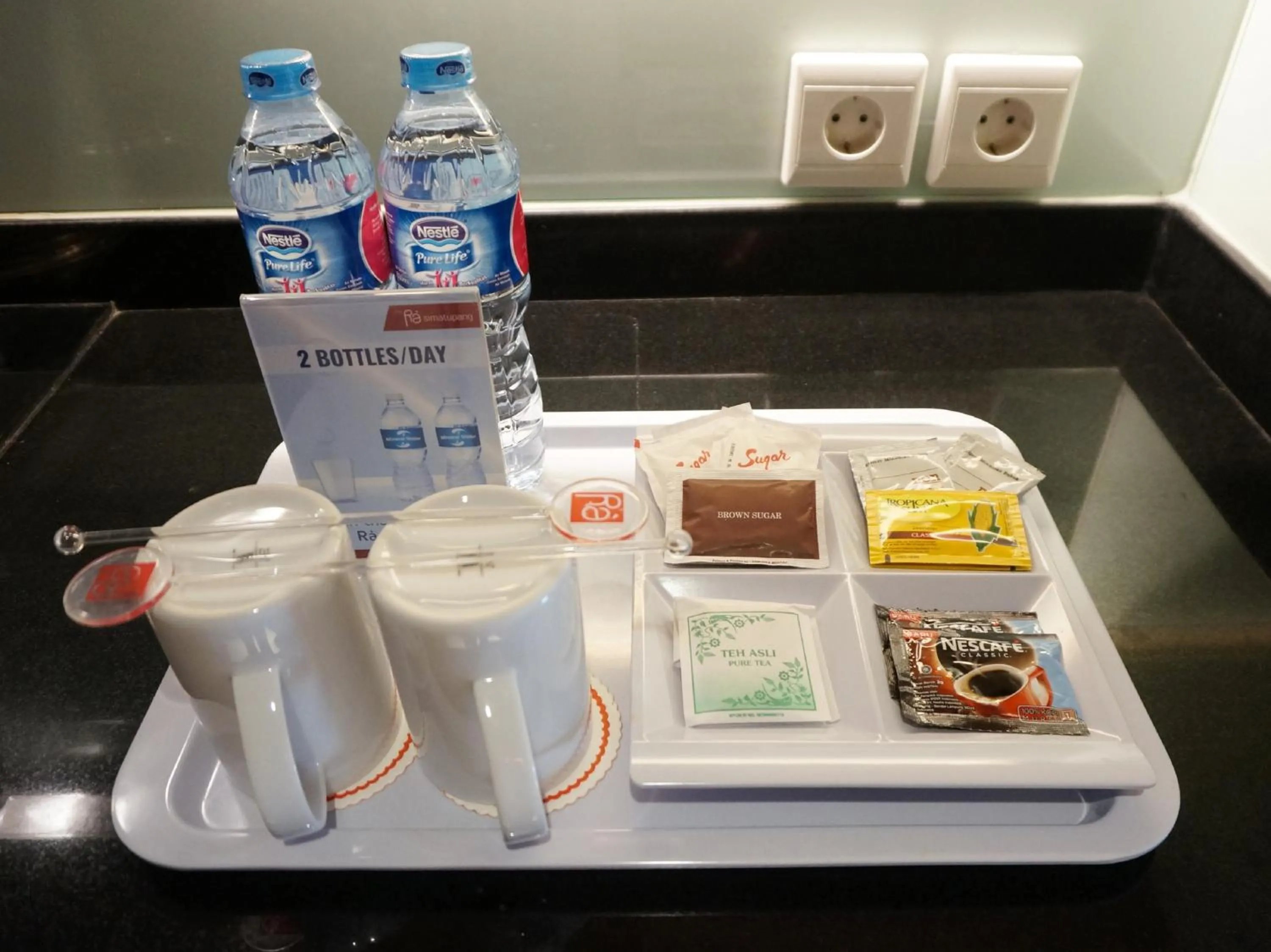 Food and drinks in Ra Premiere Simatupang