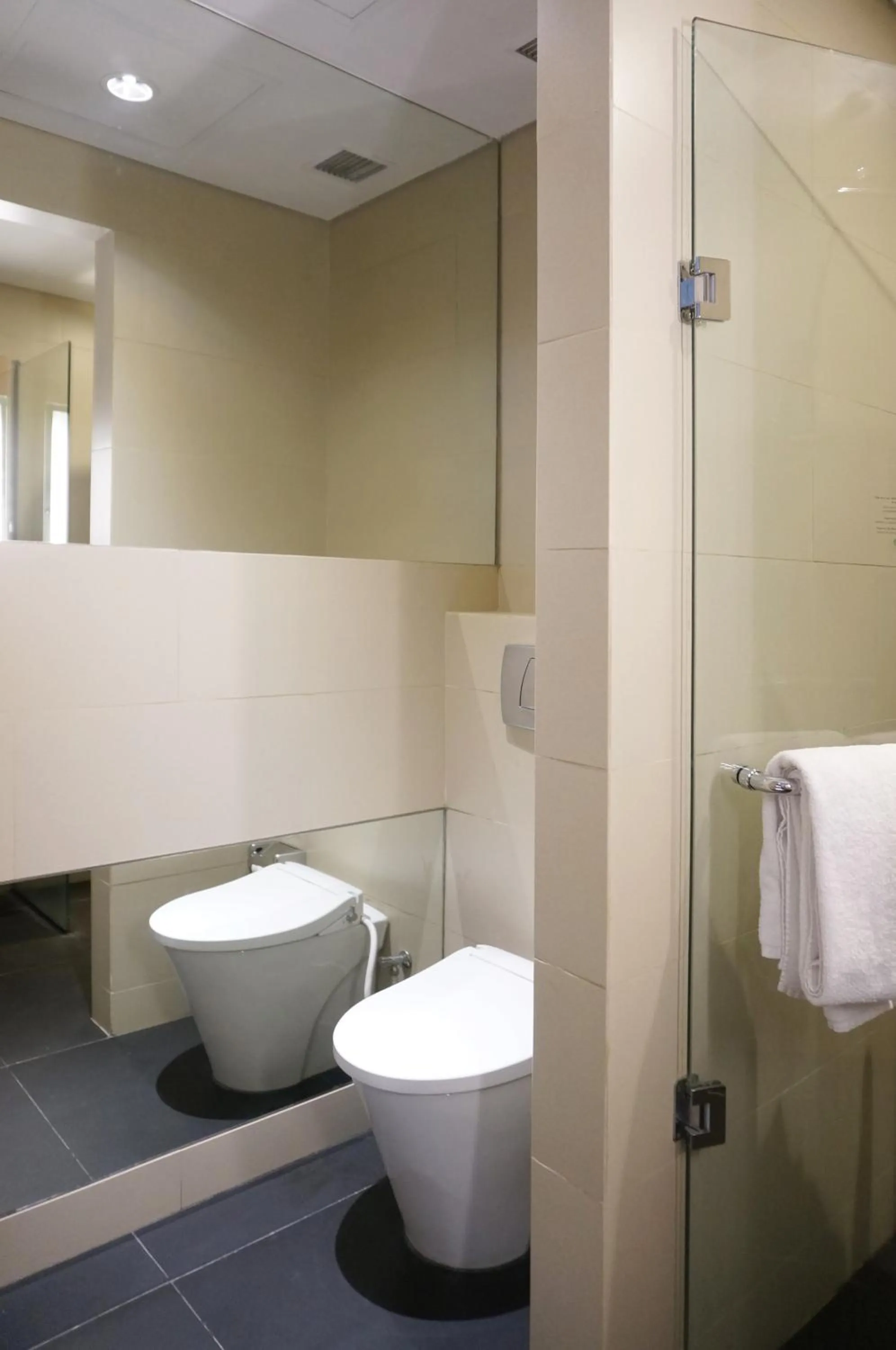 Bathroom in Ra Premiere Simatupang
