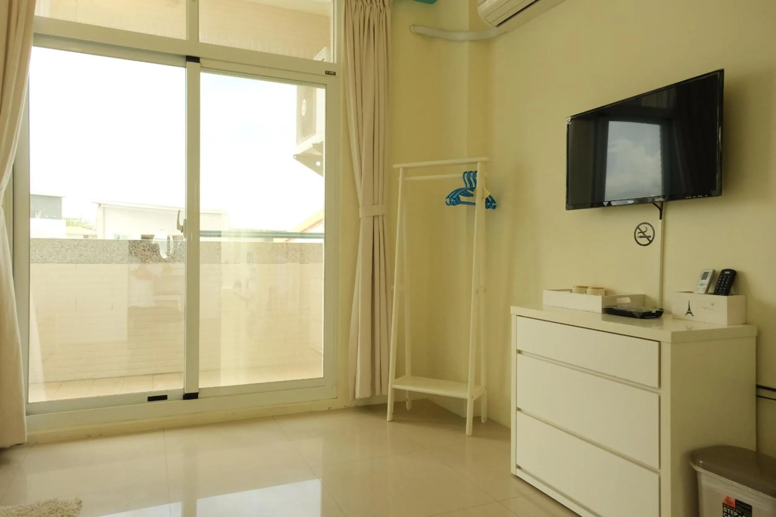 TV and multimedia in Bonjour, Paris 日安巴黎民宿 編號995