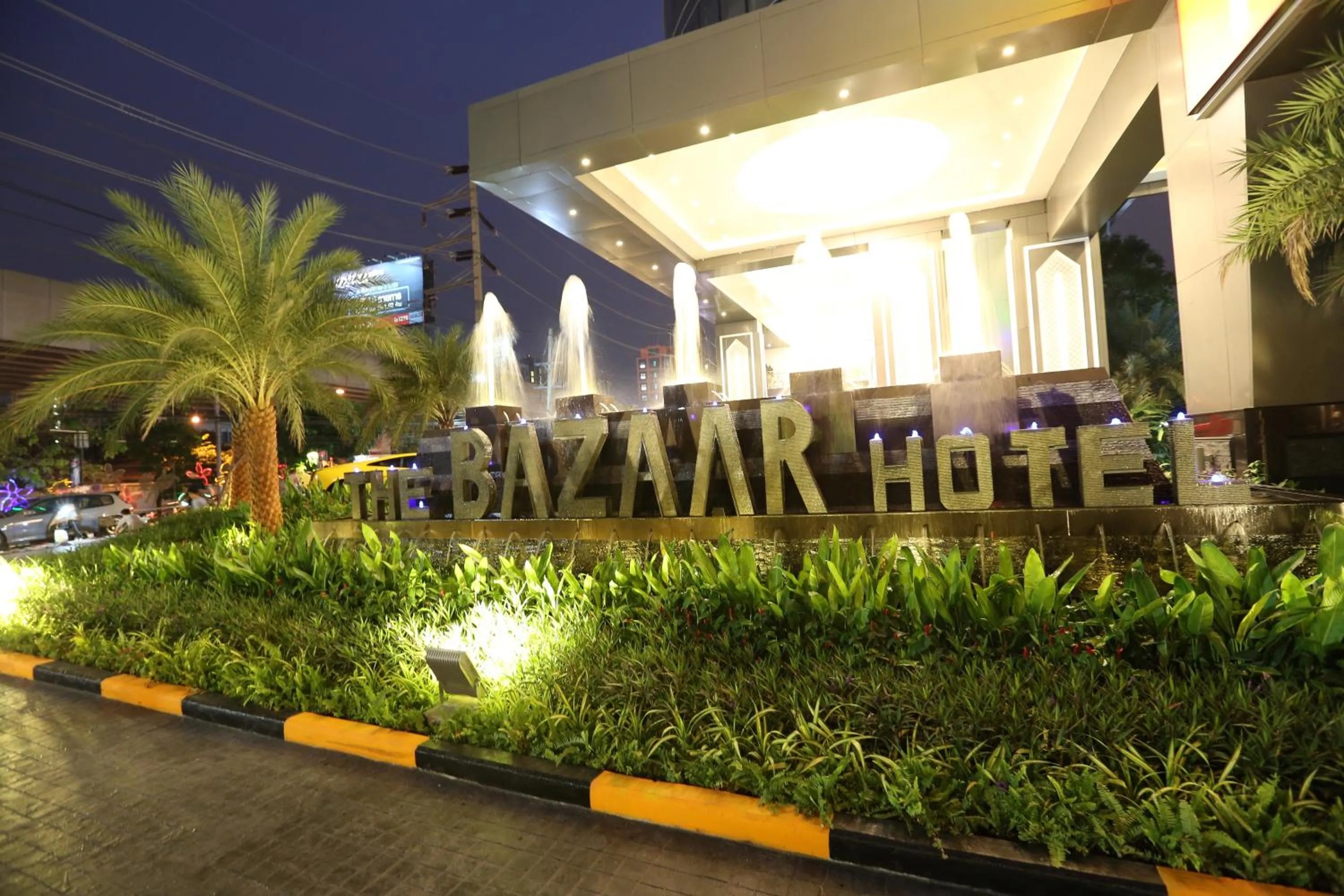 Facade/entrance in The Bazaar Hotel Bangkok - MRT Lat Phrao Ratchadapisek