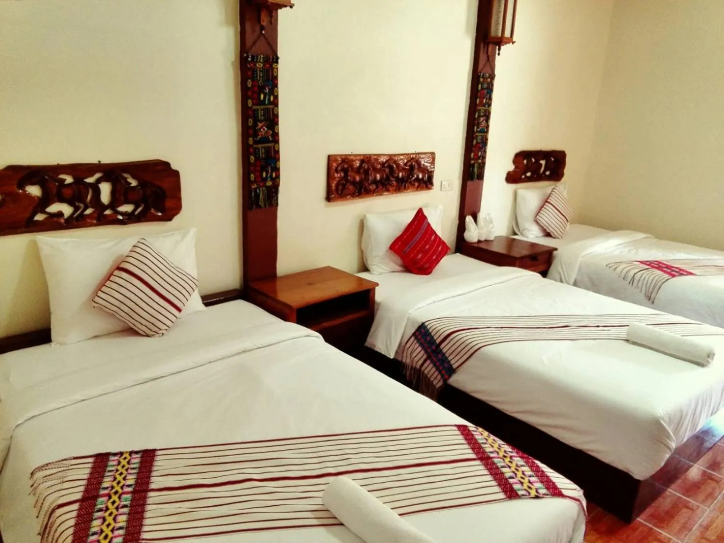 Bed in Mitkhoonyoum Hotel