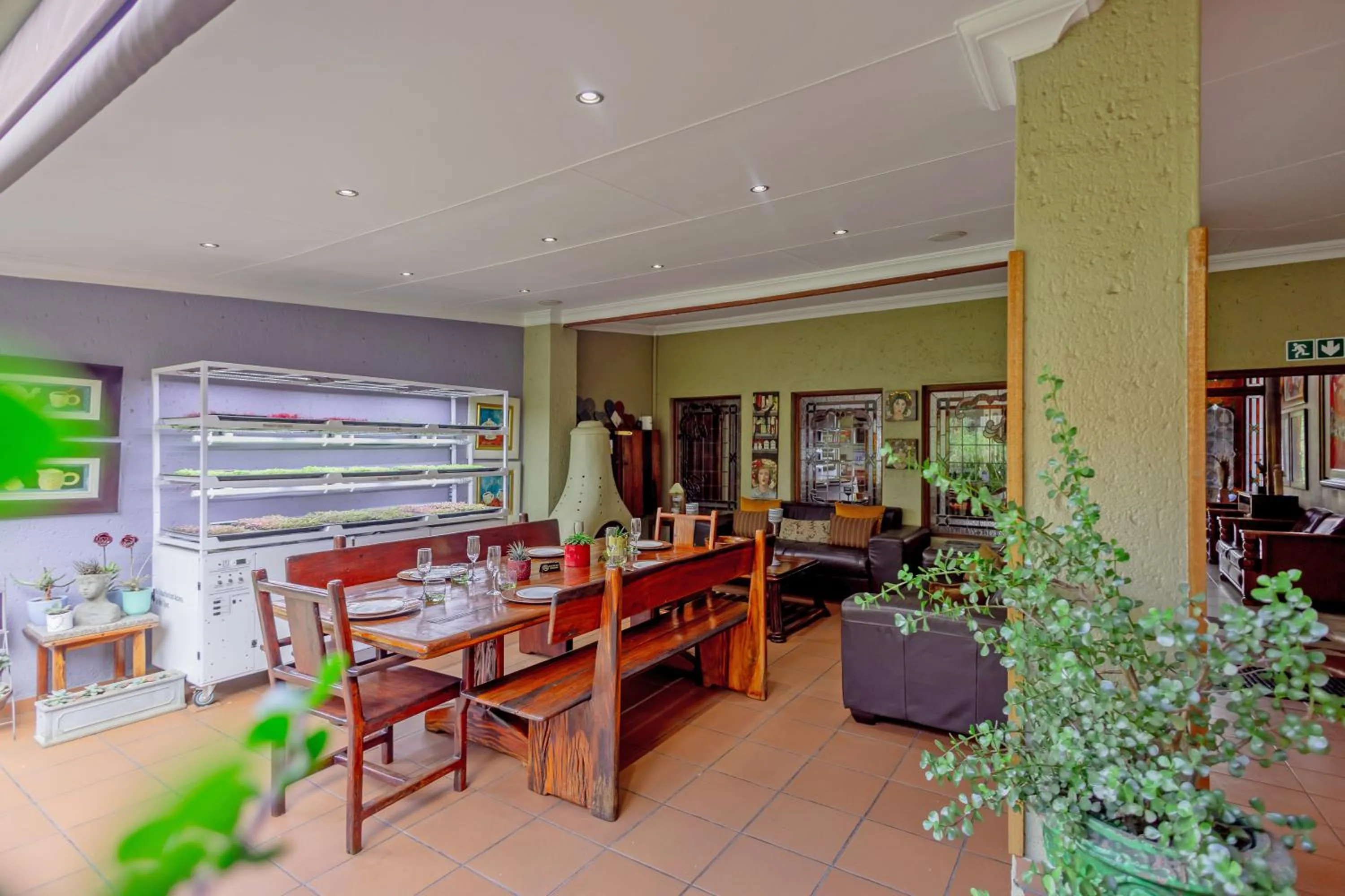 Restaurant/places to eat in Afrique Boutique Hotel O.R. Tambo