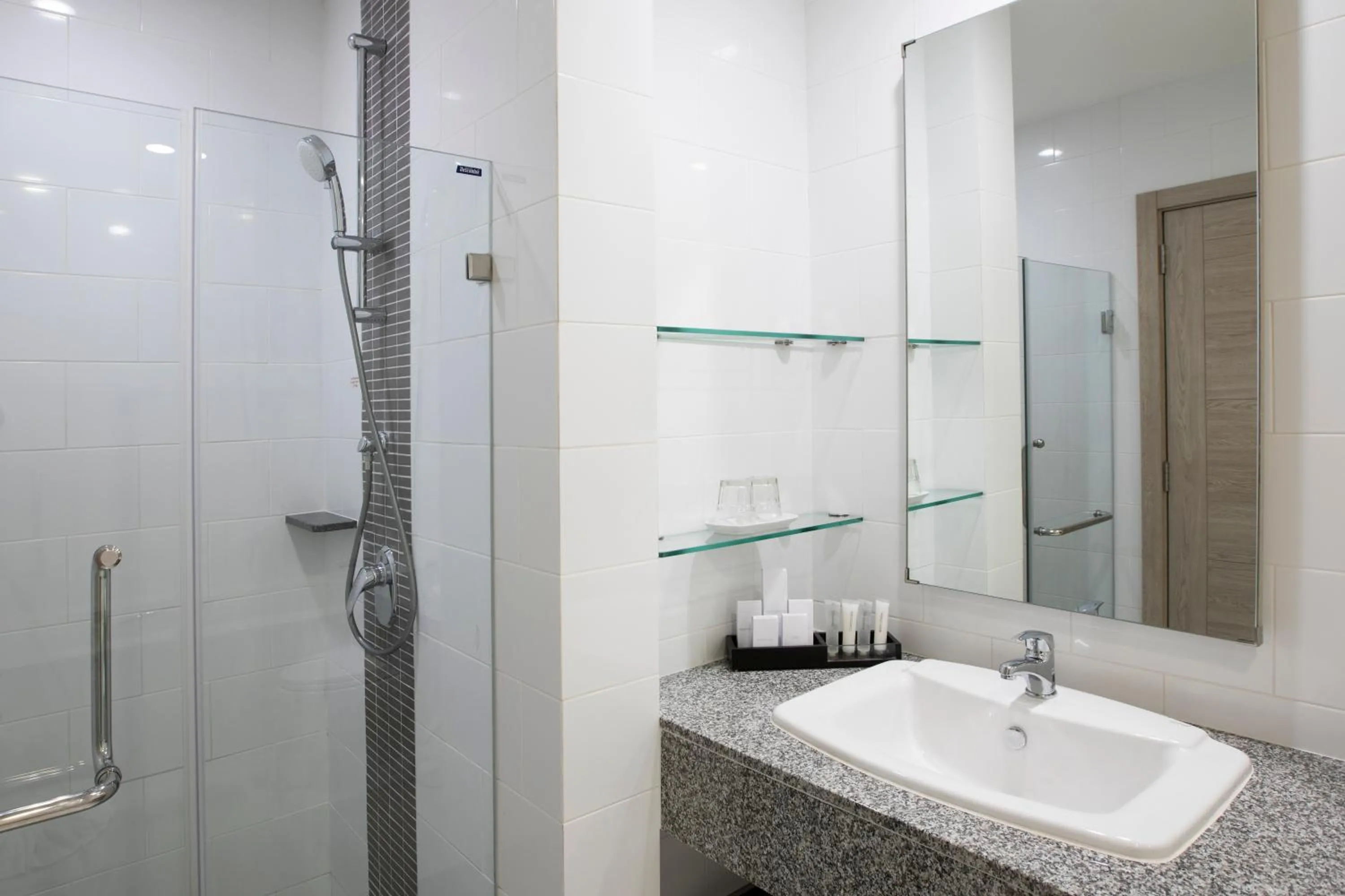Shower in Kantary 304 Hotel Prachinburi