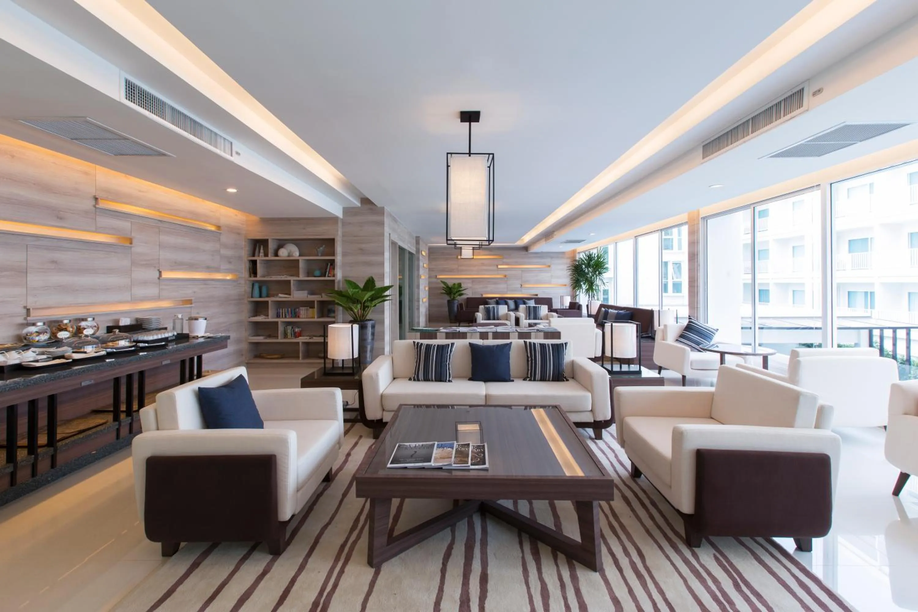 Communal lounge/ TV room in Kantary 304 Hotel Prachinburi