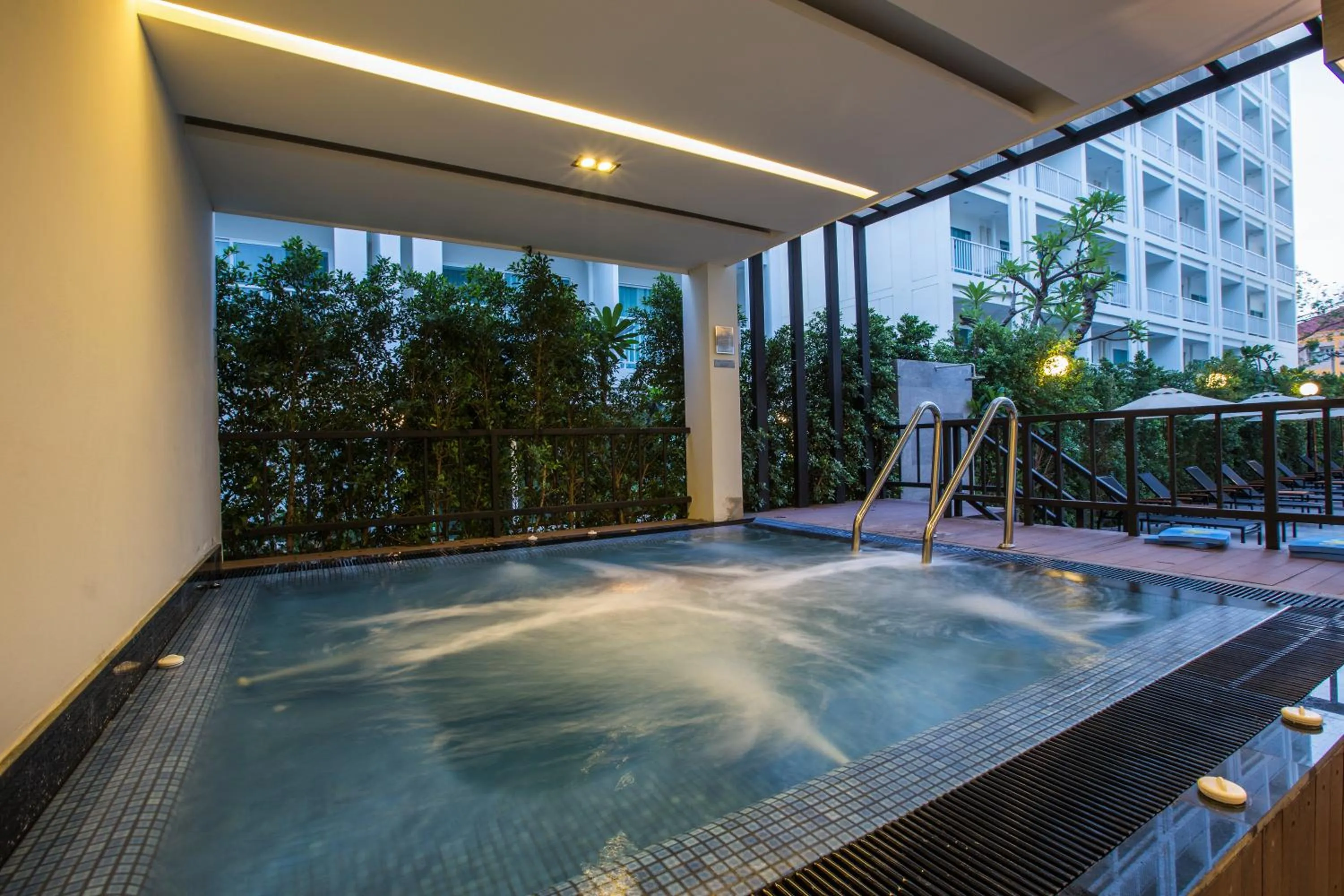 Hot Tub in Kantary 304 Hotel Prachinburi