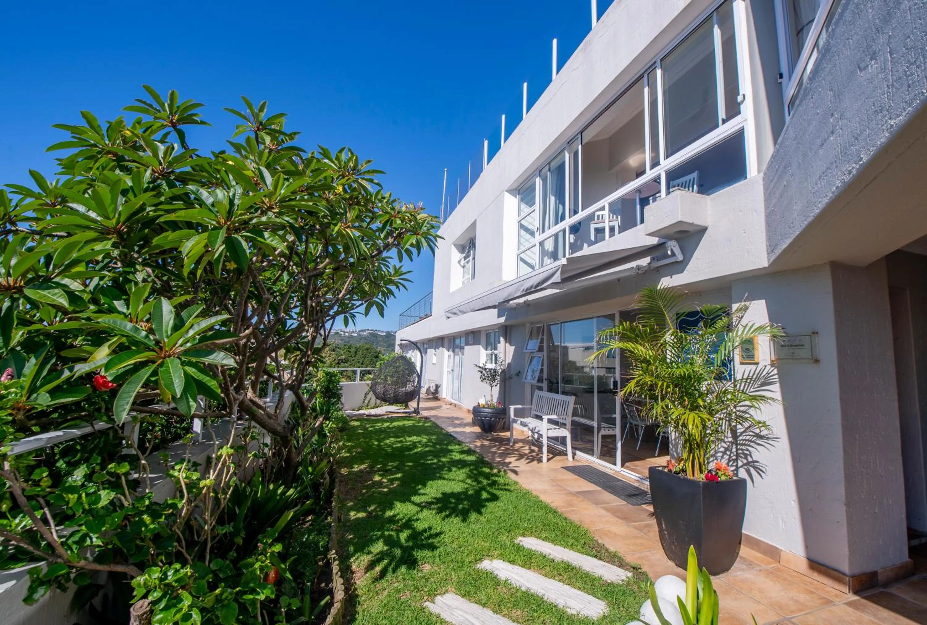 Property building in Thanda Vista