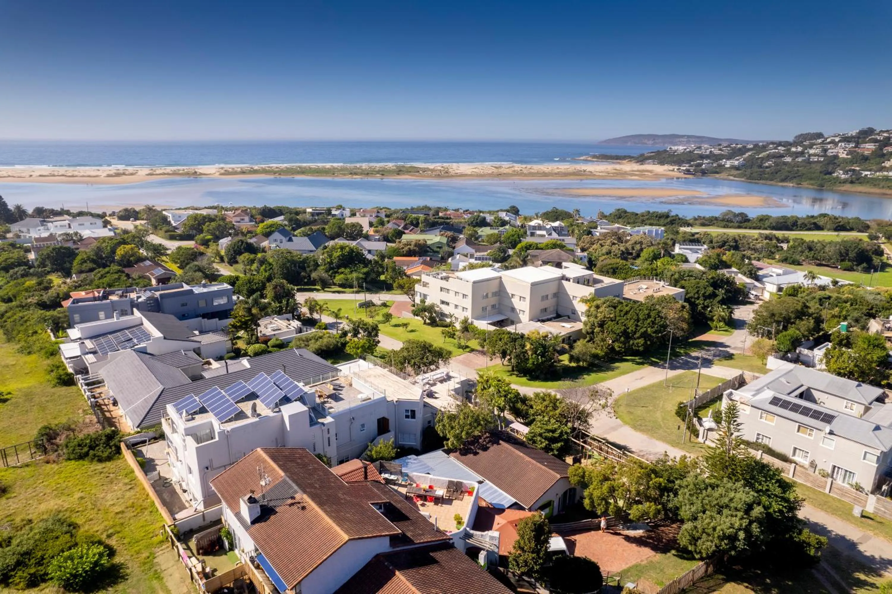 Property building in Thanda Vista