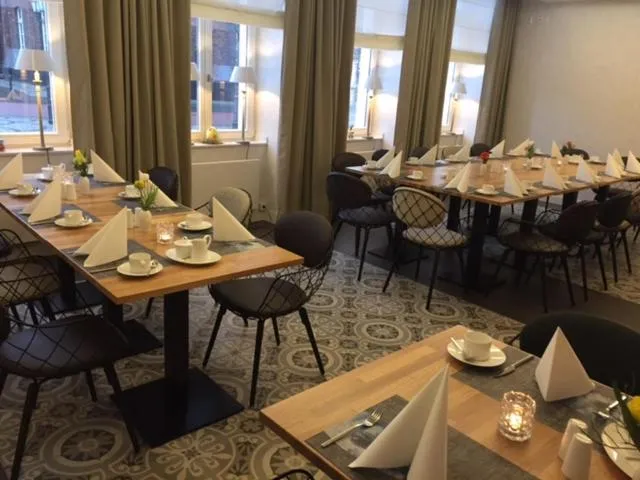 Restaurant/places to eat in Hotel Am Fischmarkt