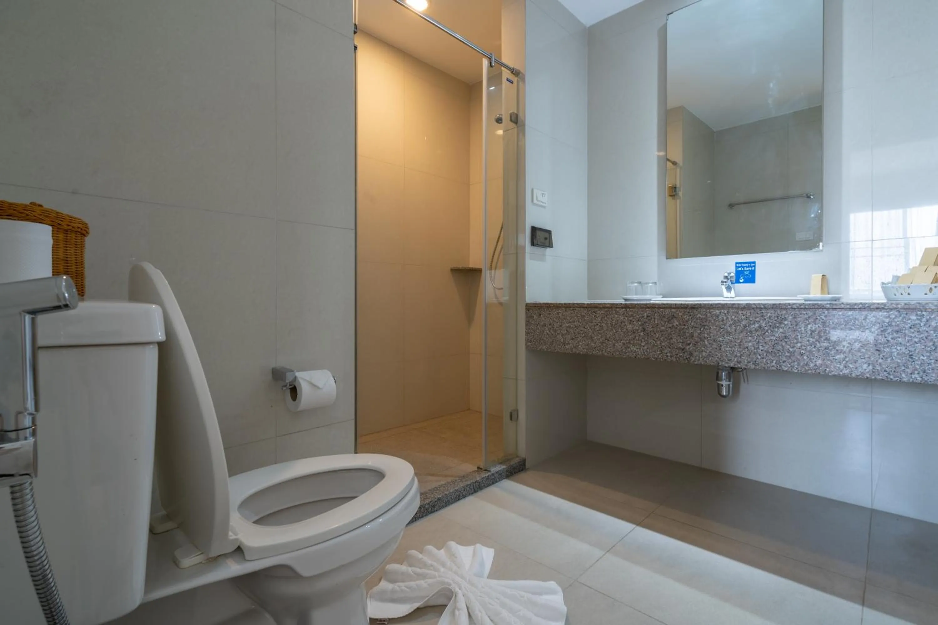 Shower in Classic Kameo Hotel and Serviced Apartments, Sriracha