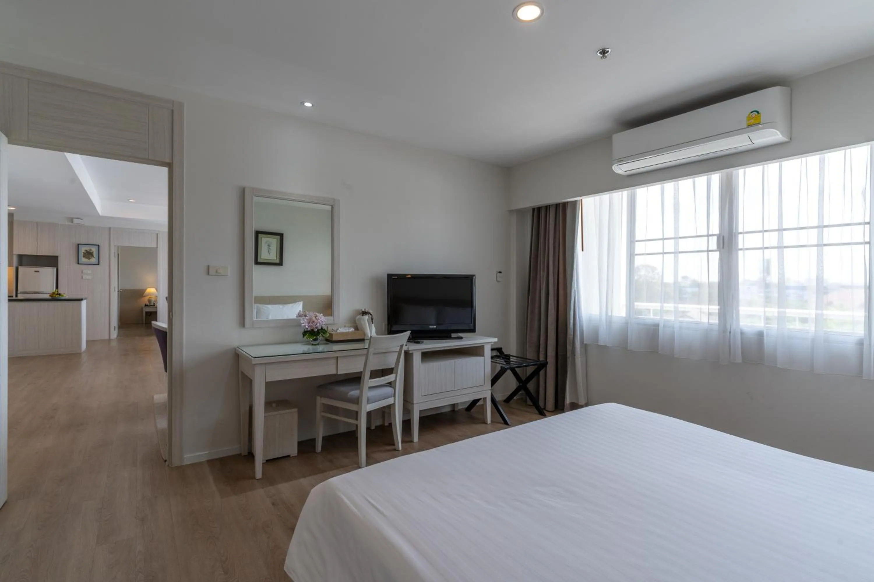 Bed in Classic Kameo Hotel and Serviced Apartments, Sriracha