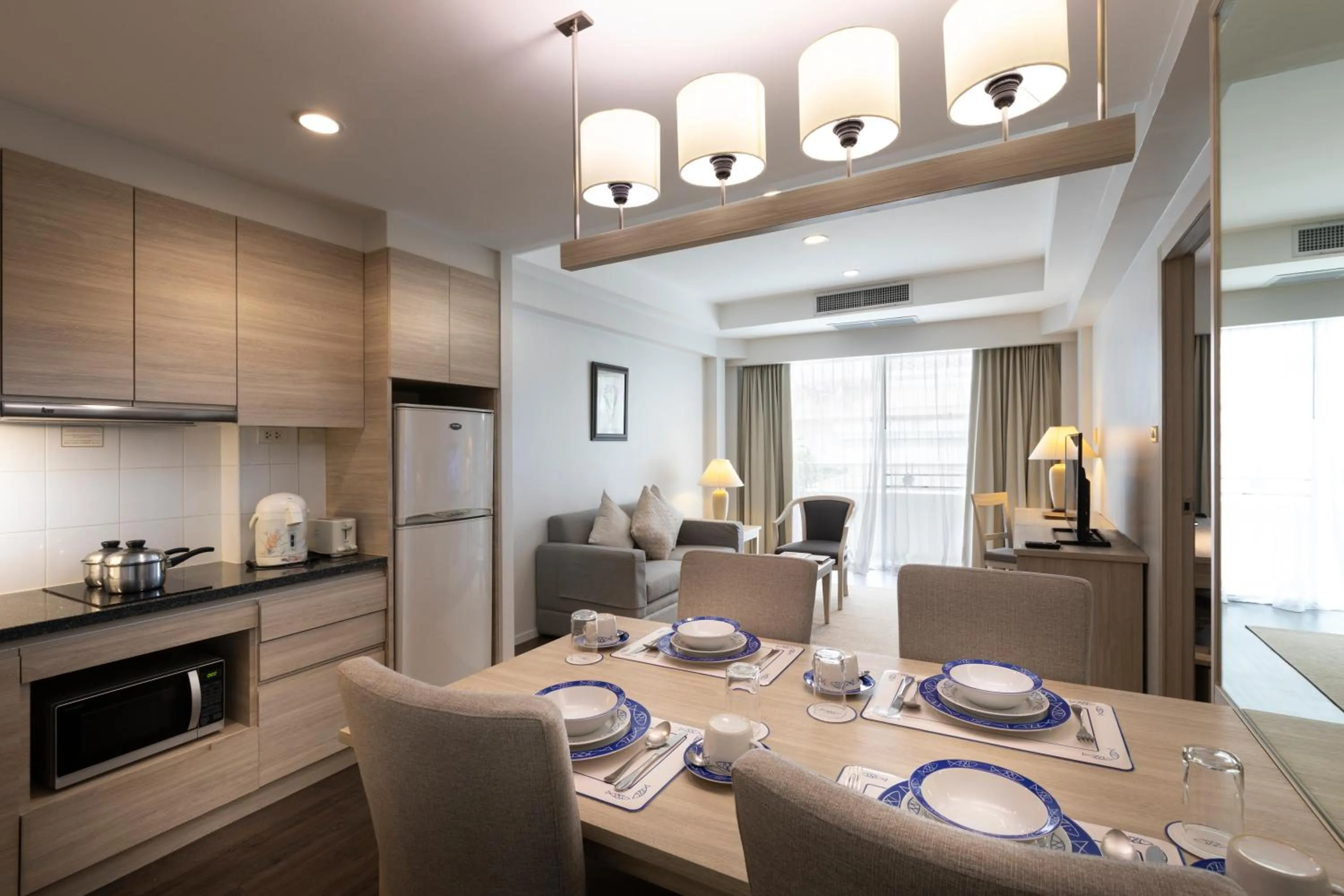 Dining area in Classic Kameo Hotel and Serviced Apartments, Sriracha