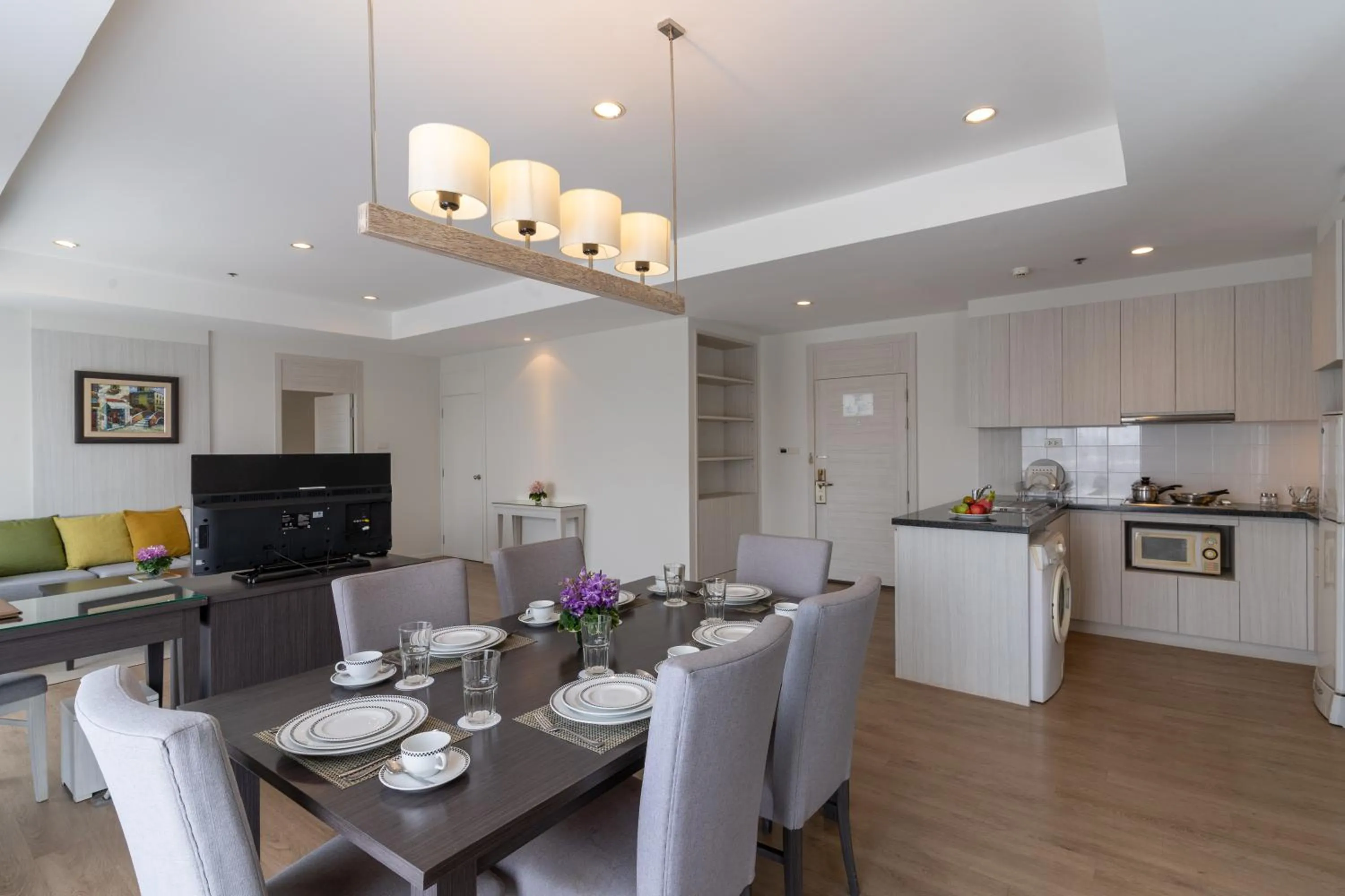 Kitchen or kitchenette in Classic Kameo Hotel and Serviced Apartments, Sriracha