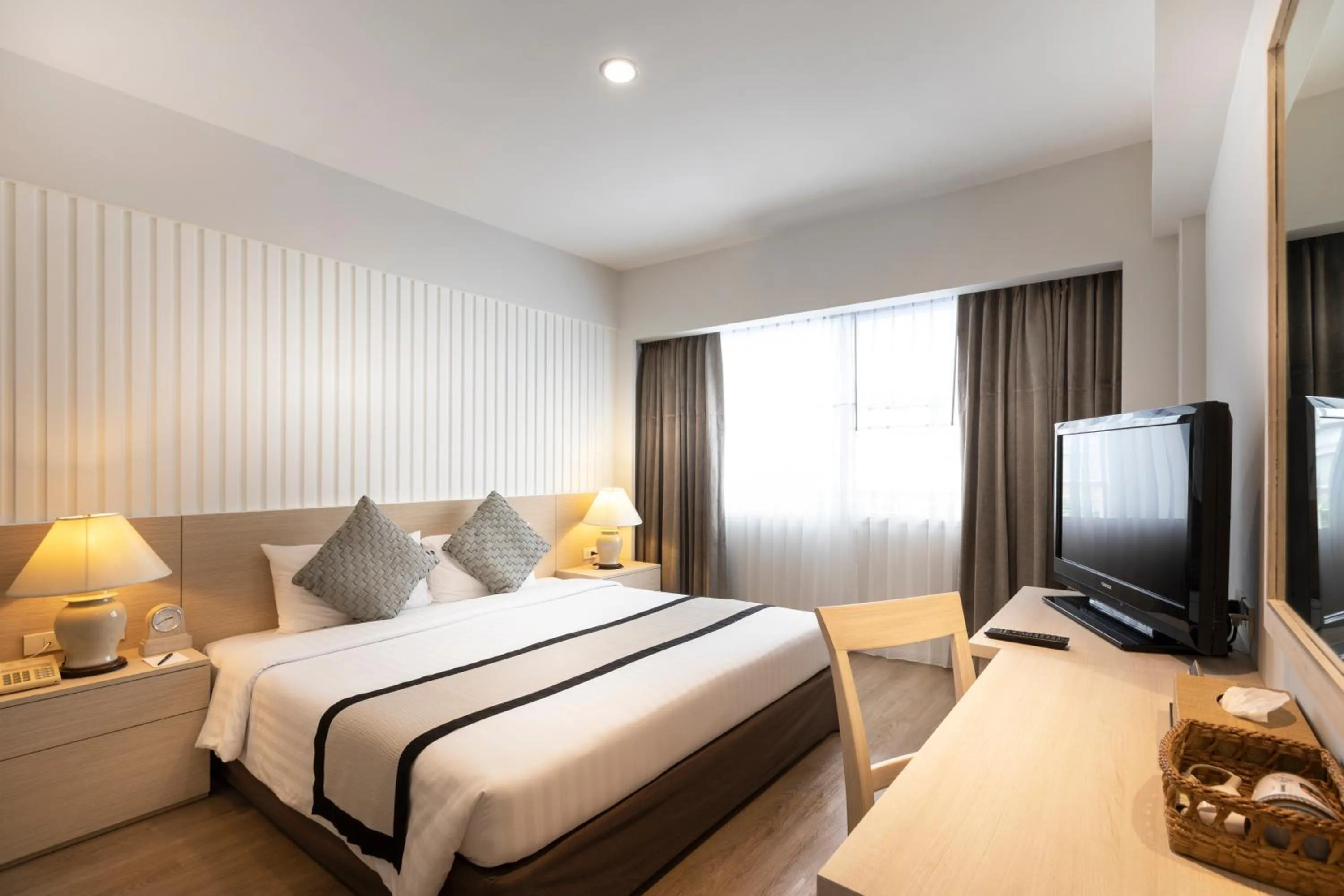 Bedroom, Bed in Classic Kameo Hotel and Serviced Apartments, Sriracha