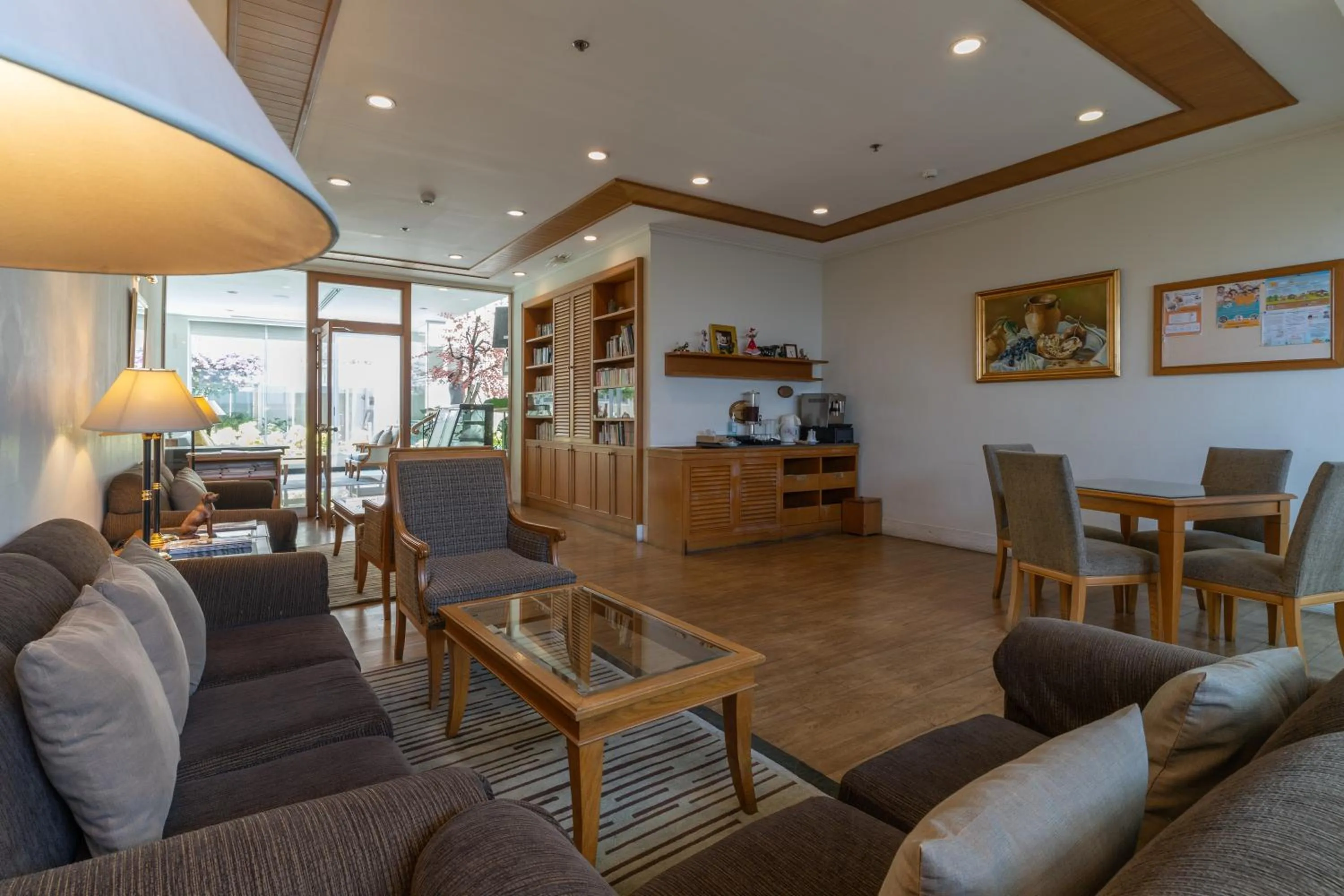 Library in Classic Kameo Hotel and Serviced Apartments, Sriracha