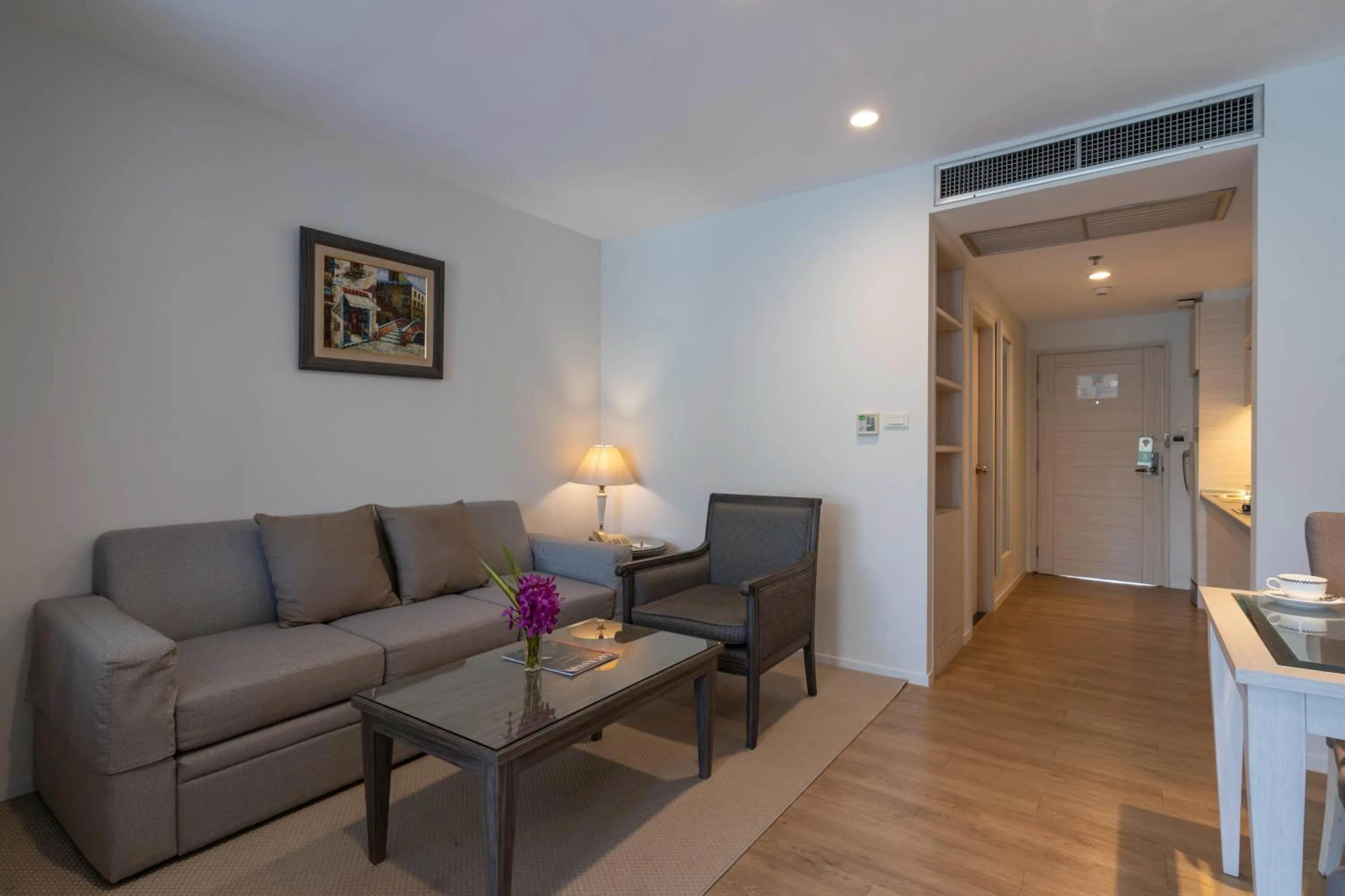 Living room in Classic Kameo Hotel and Serviced Apartments, Sriracha