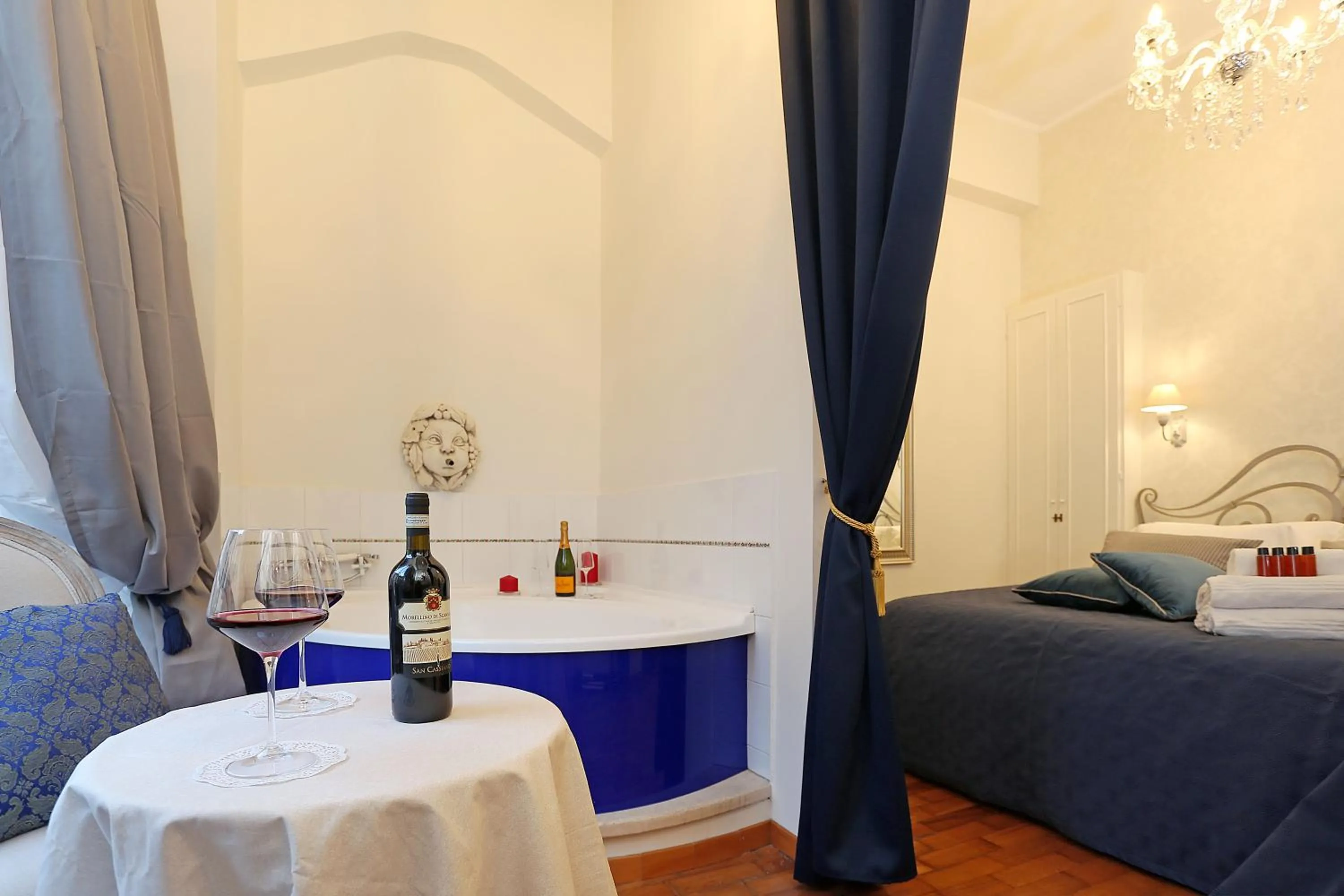 Bed in Grand Tour Rome Suites - Liberty Collection