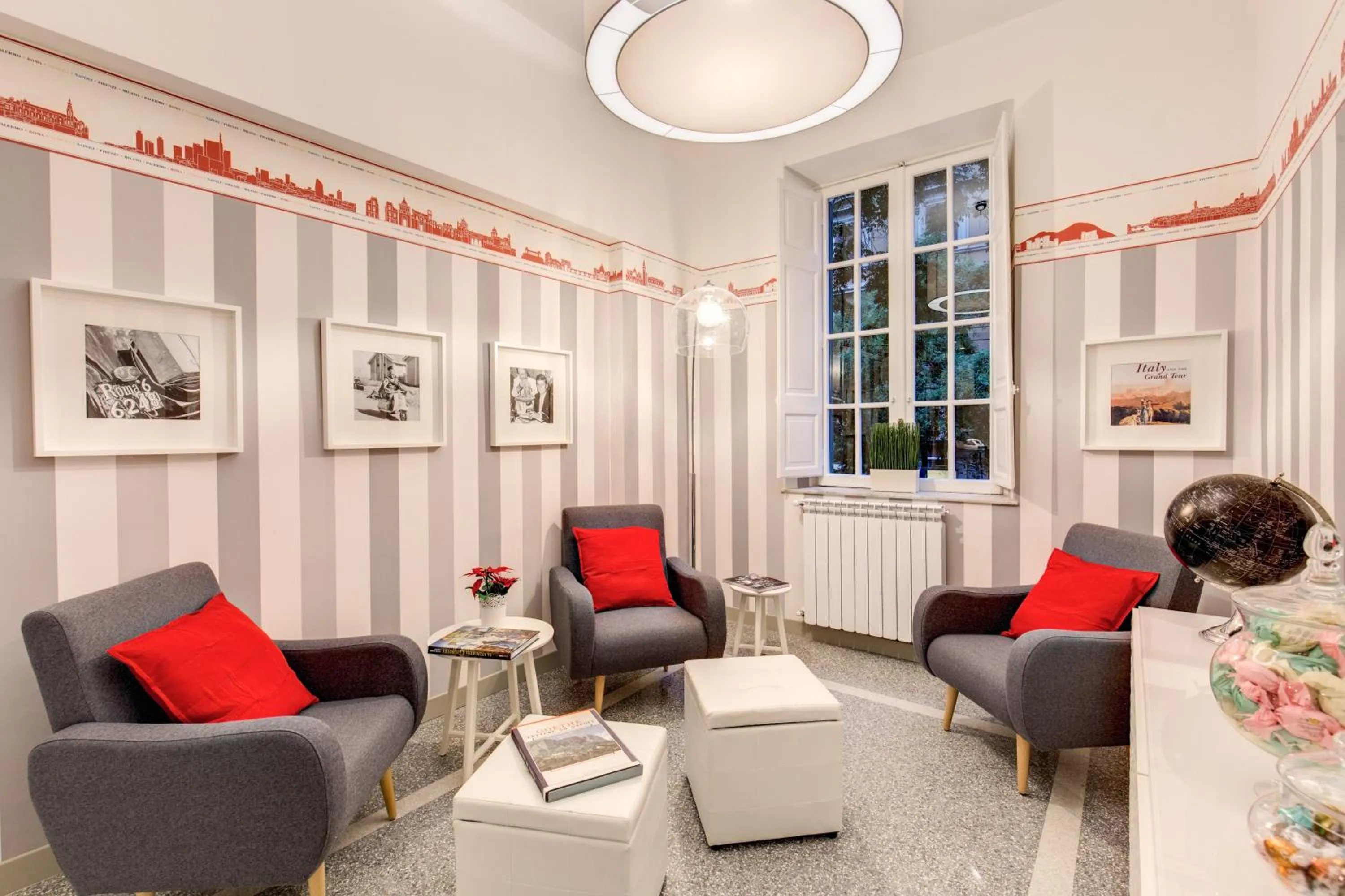 Living room in Grand Tour Rome Suites - Liberty Collection