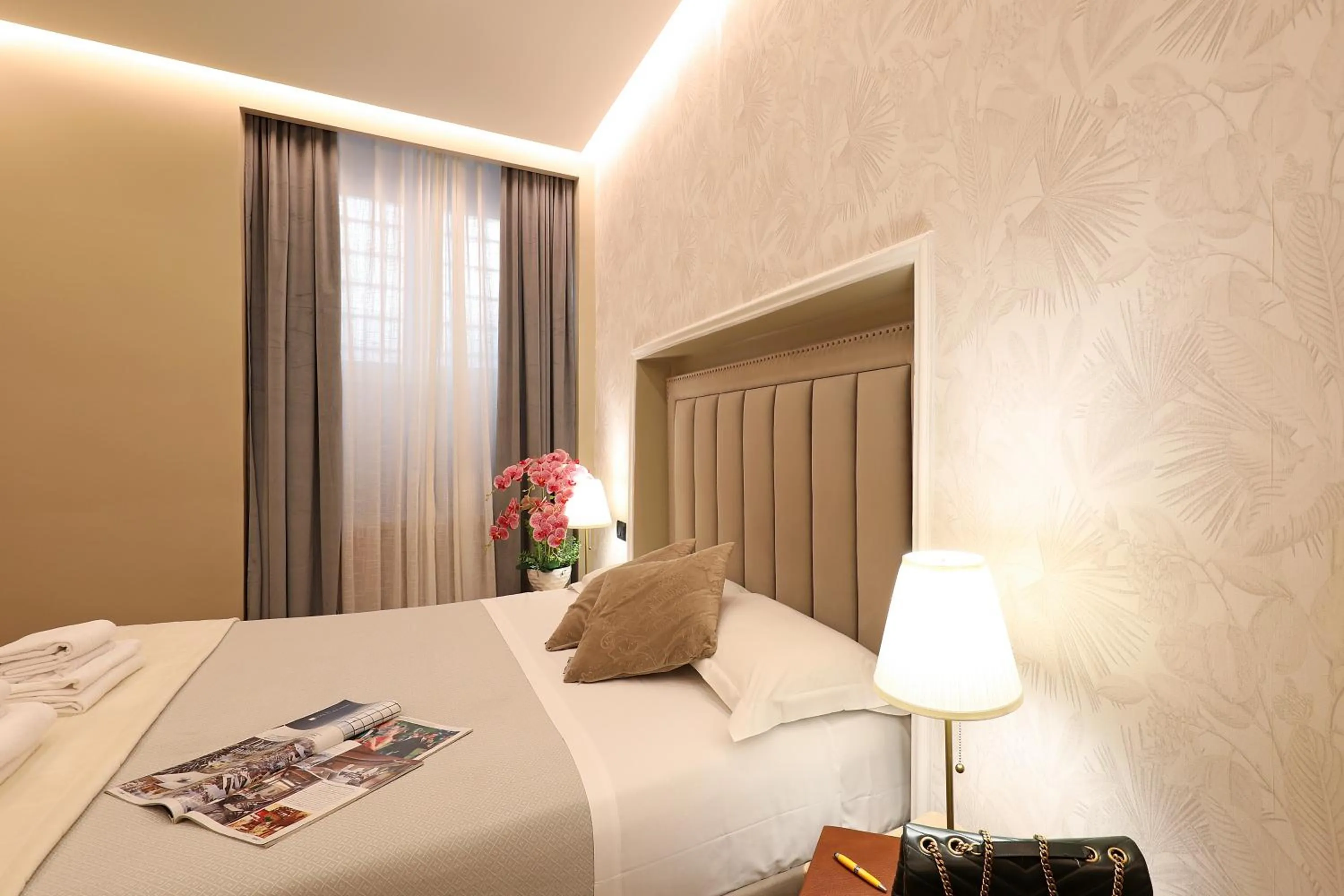 Bed in Grand Tour Rome Suites - Liberty Collection