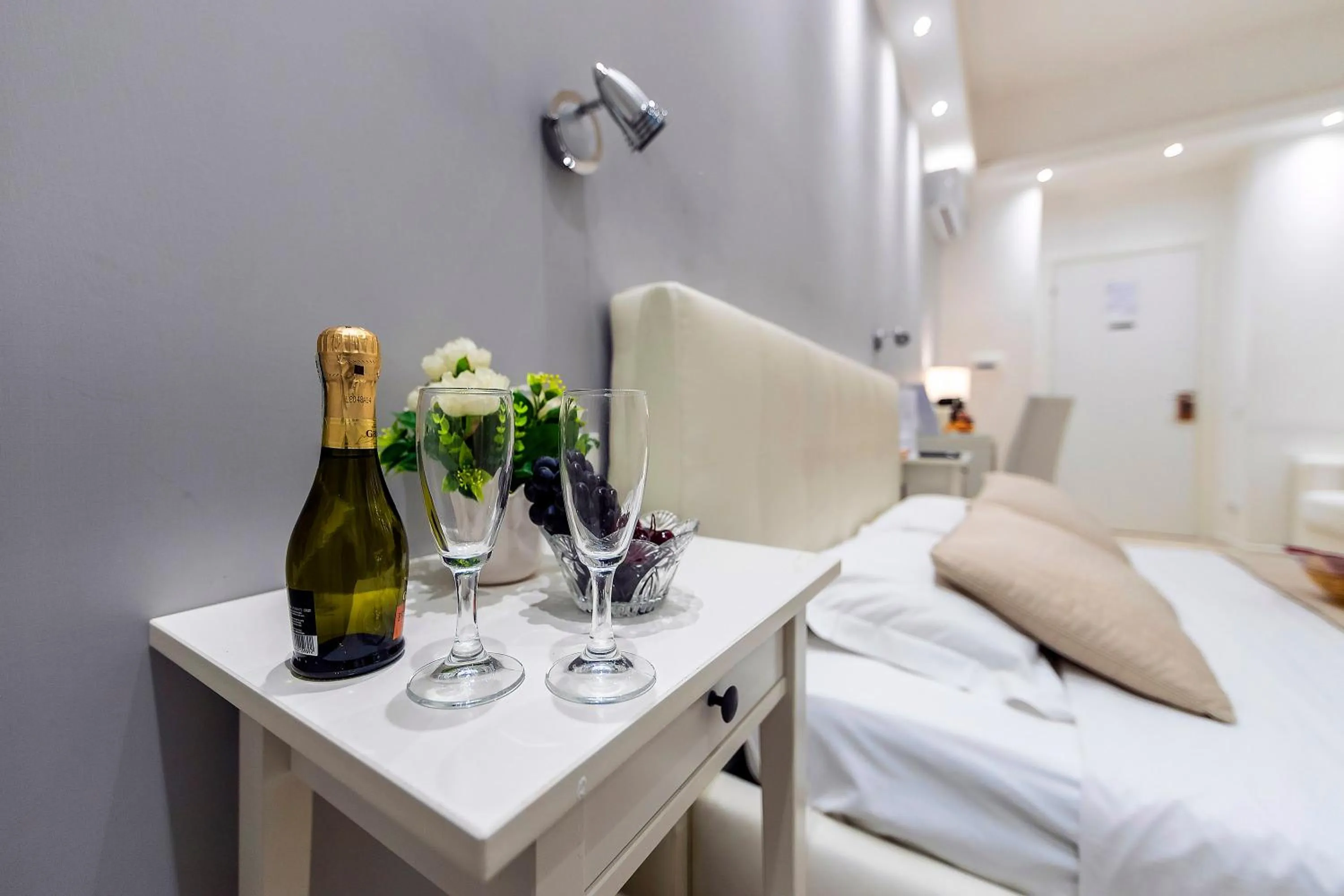 Bed in Grand Tour Rome Suites - Liberty Collection