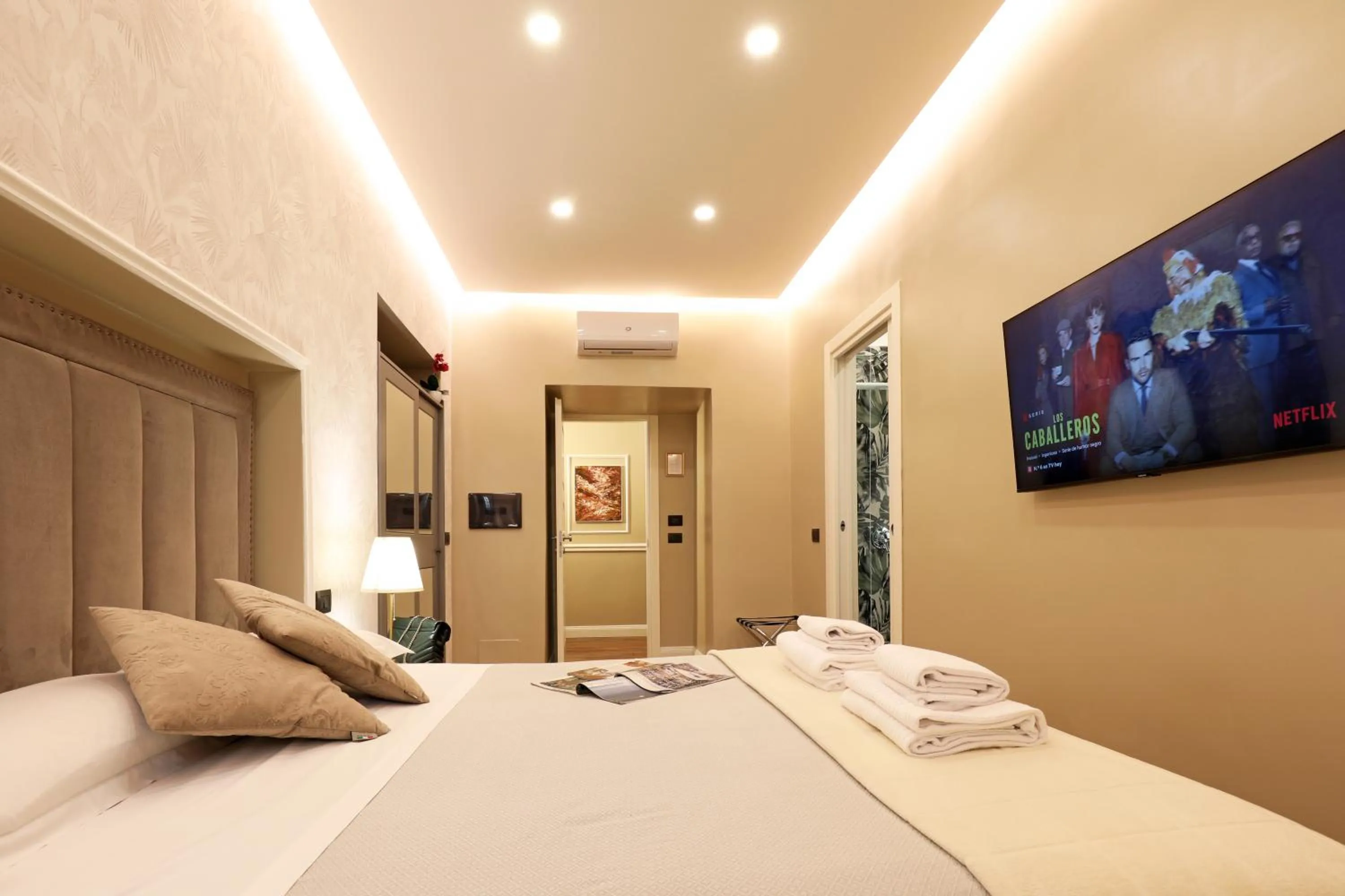 Bed in Grand Tour Rome Suites - Liberty Collection