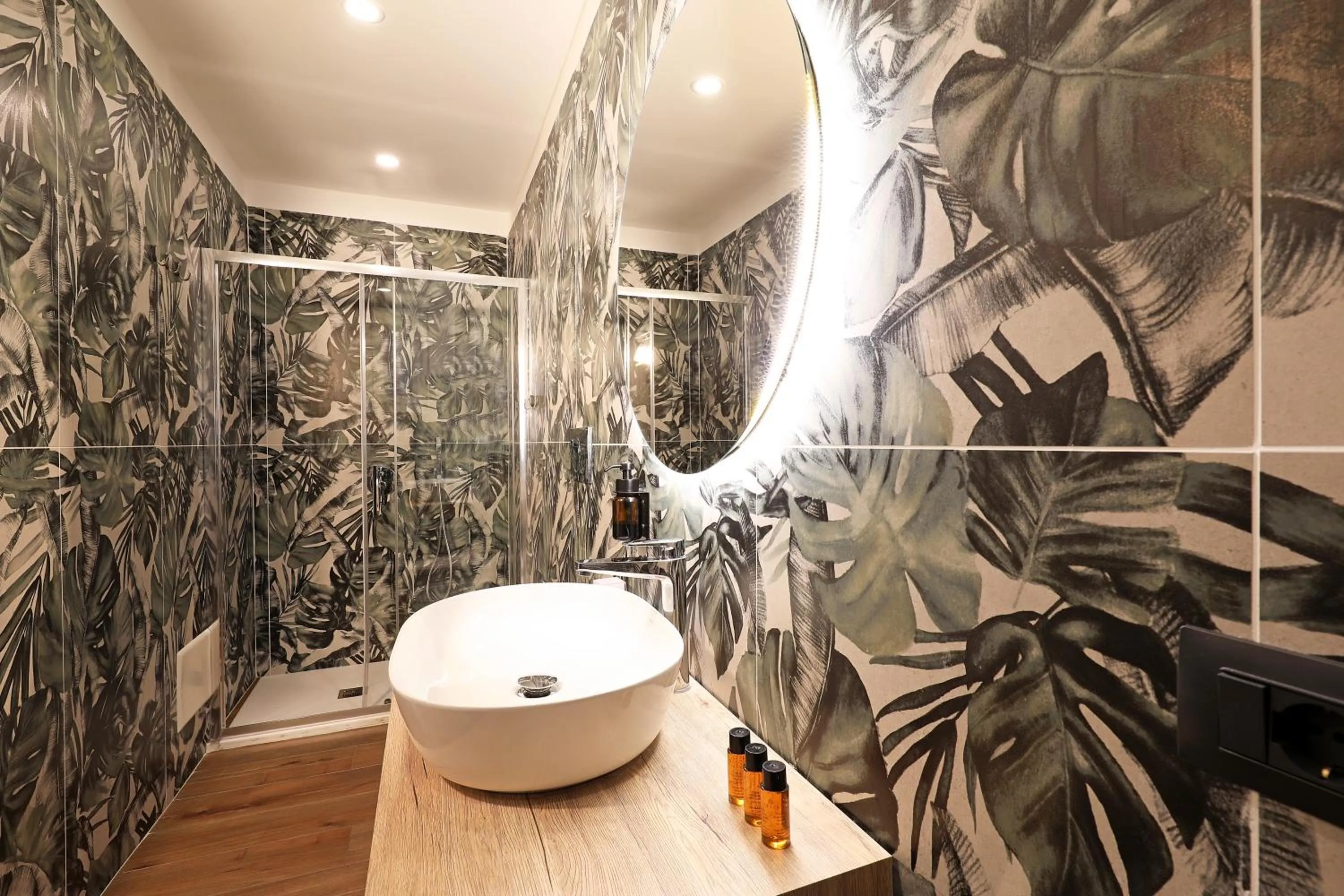 Shower in Grand Tour Rome Suites - Liberty Collection