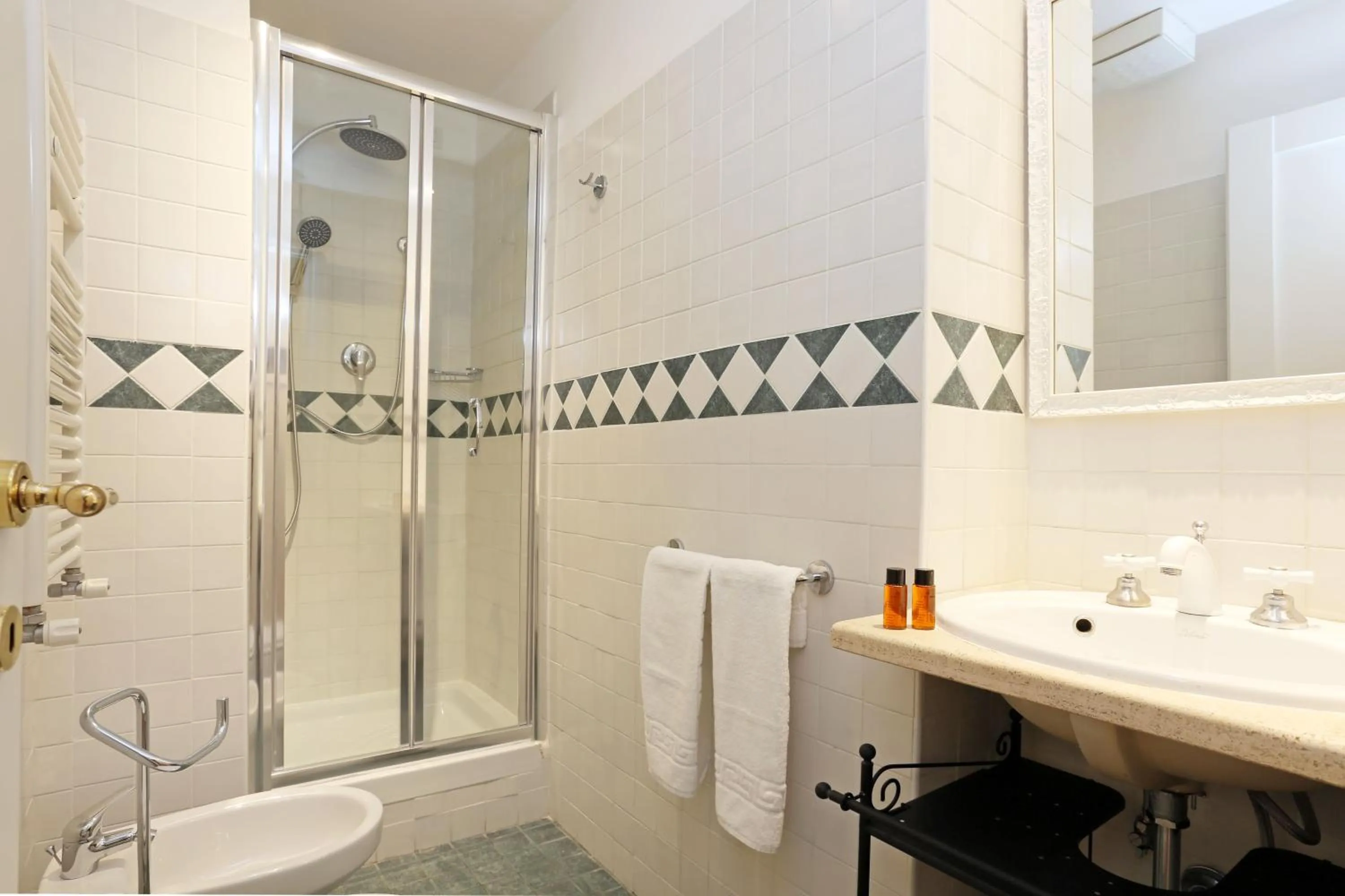 Shower in Grand Tour Rome Suites - Liberty Collection