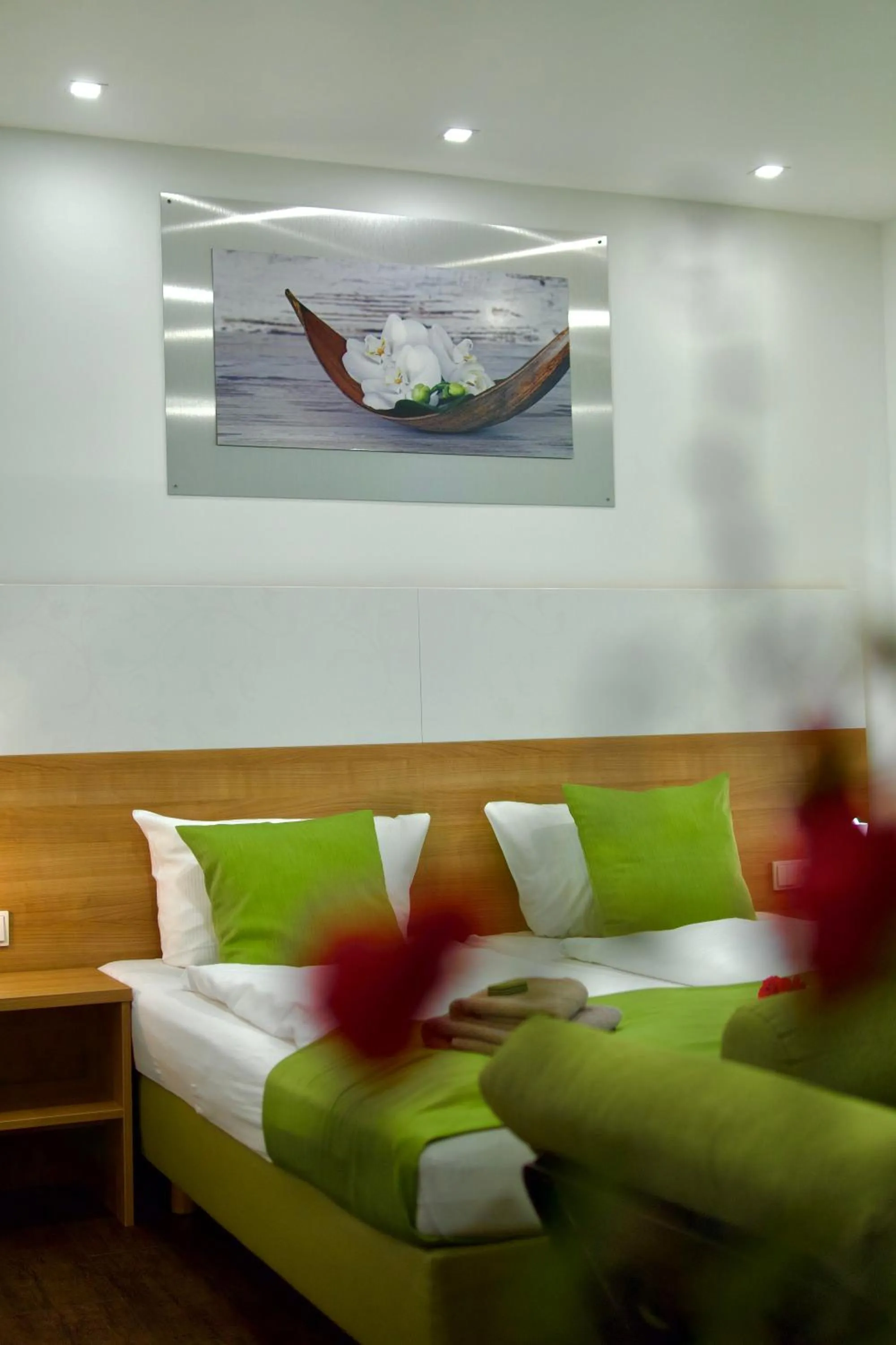 Bed in B&B Outlet Hotel - Metzingen - Bad Urach - Free Parking