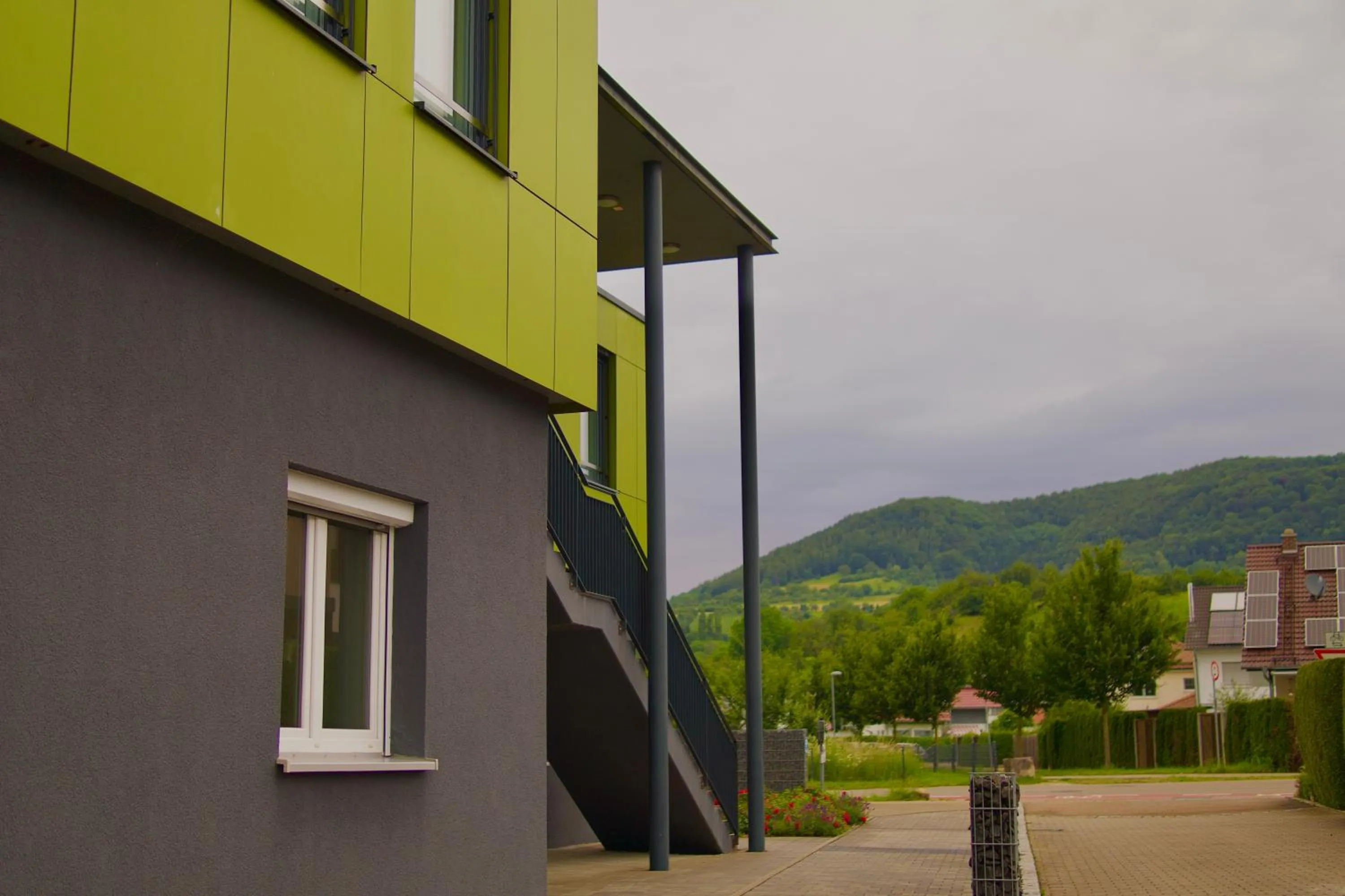 Property building in B&B Outlet Hotel - Metzingen - Bad Urach - Free Parking