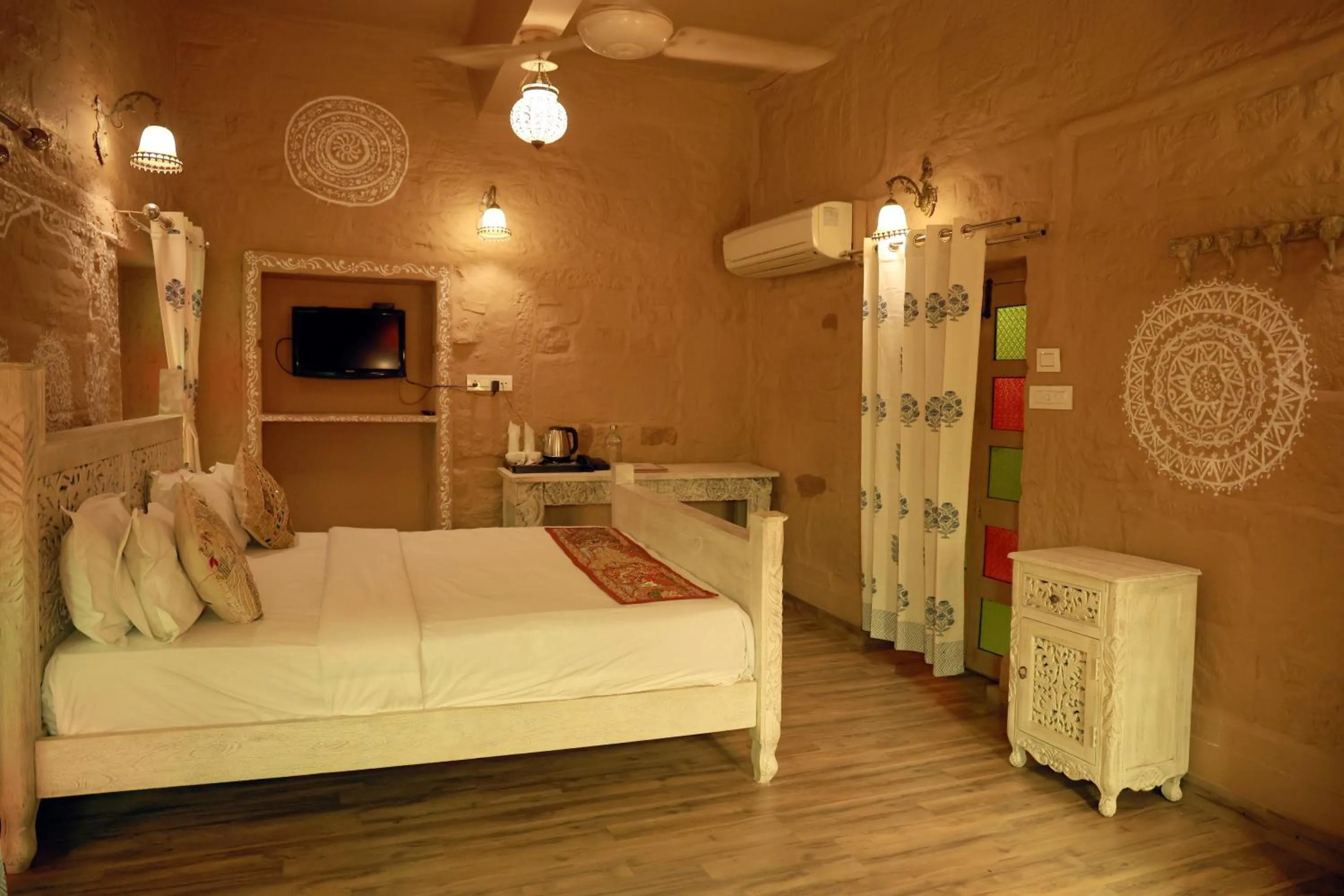 Bedroom, Bed in Rani Mahal