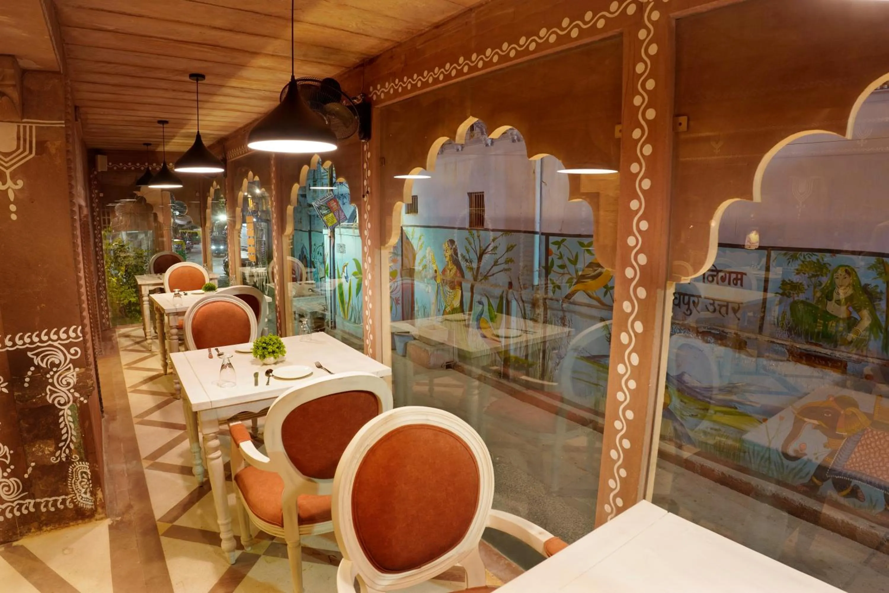 Restaurant/places to eat in Rani Mahal