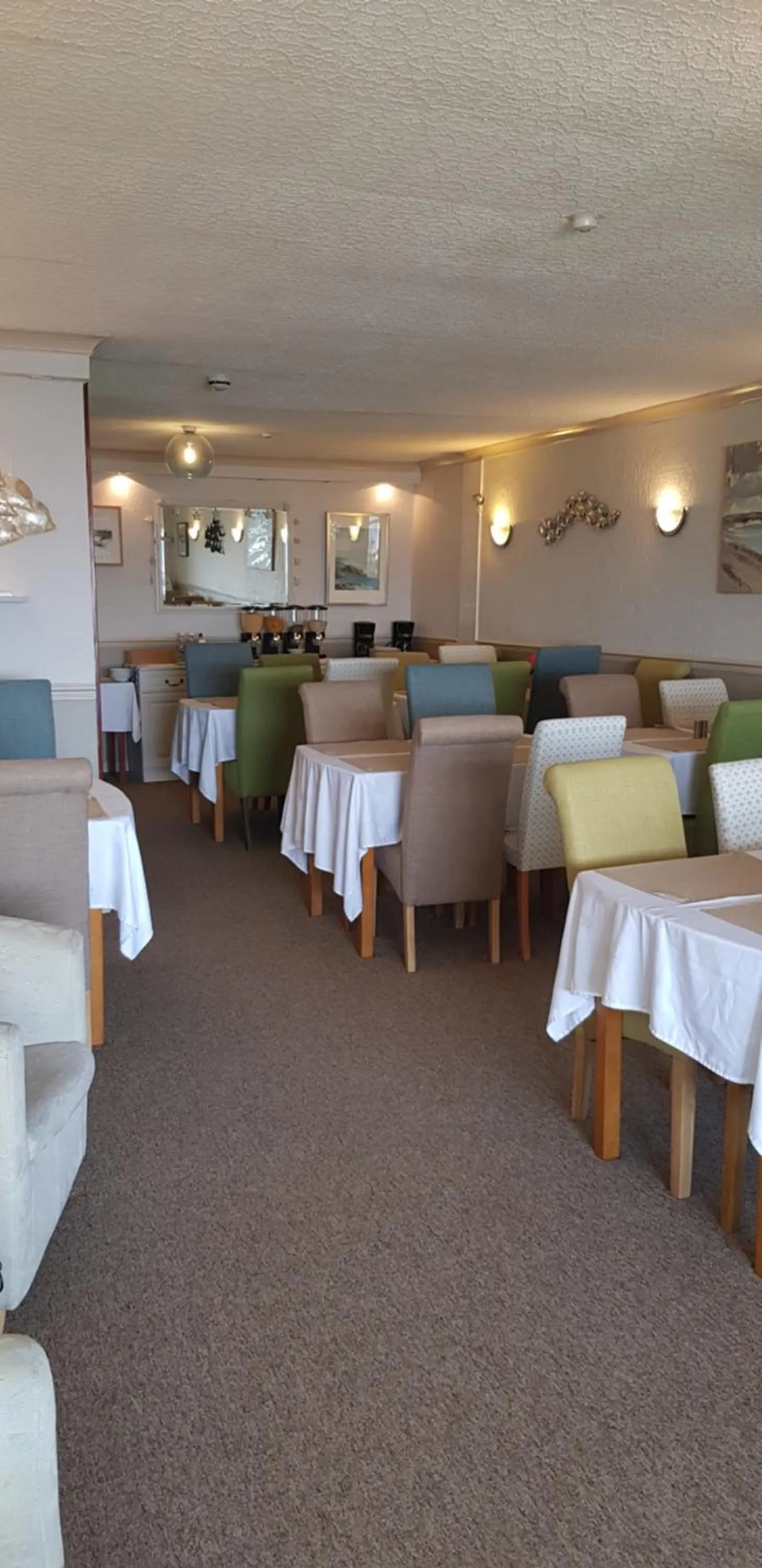 Restaurant/places to eat in Shipping Lanes Hotel