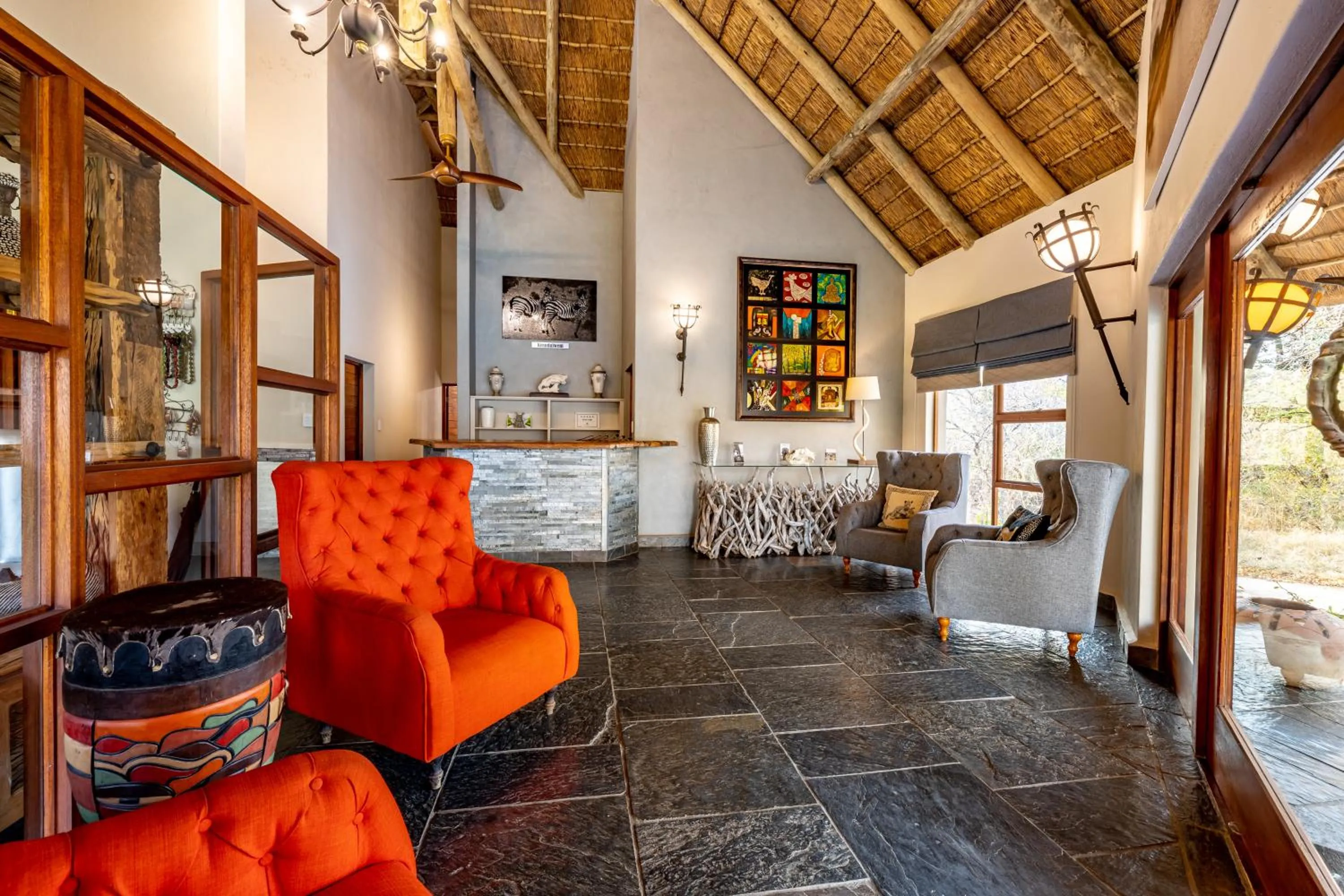 Living room in Kusudalweni Safari Lodge and Spa