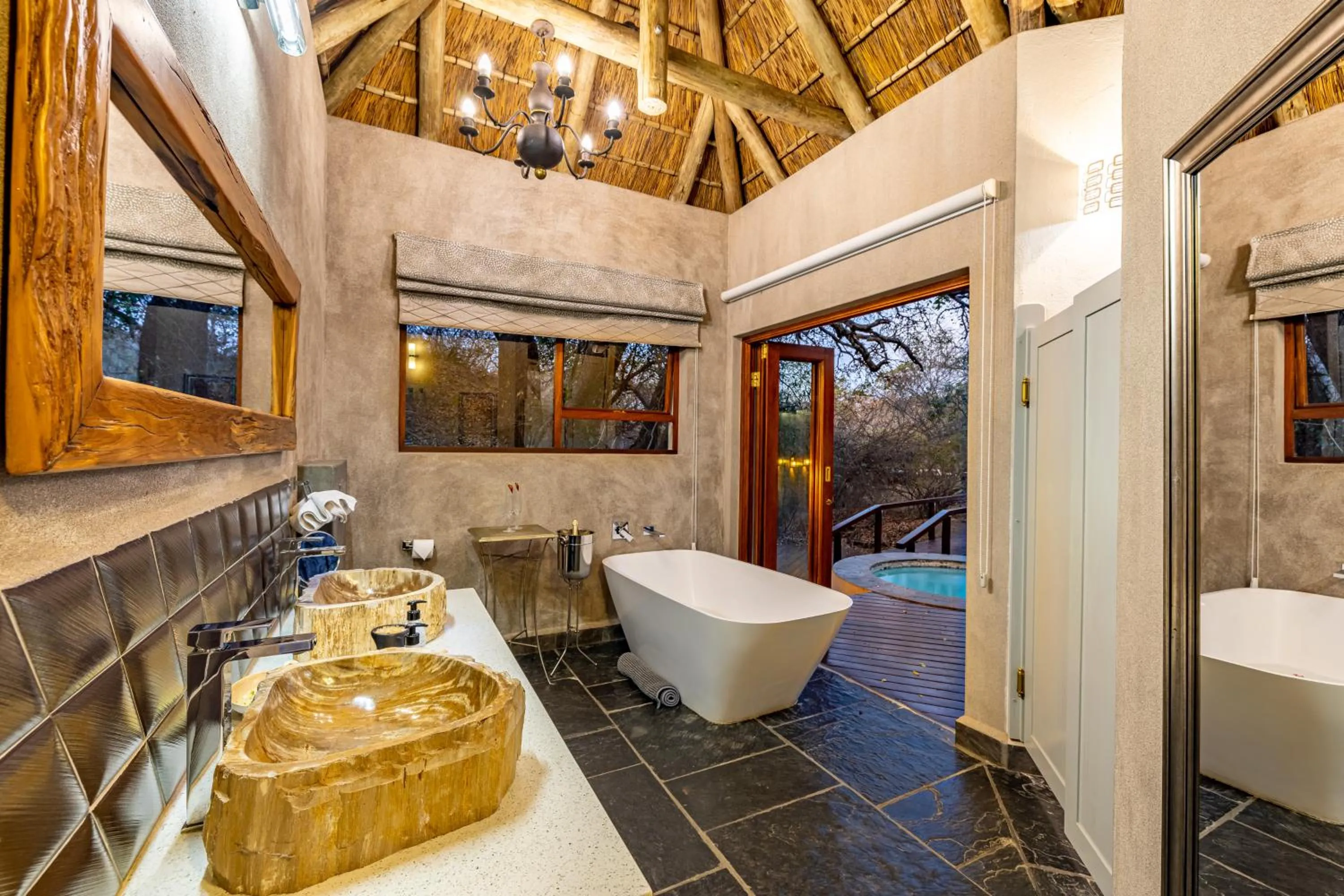 Bathroom in Kusudalweni Safari Lodge and Spa