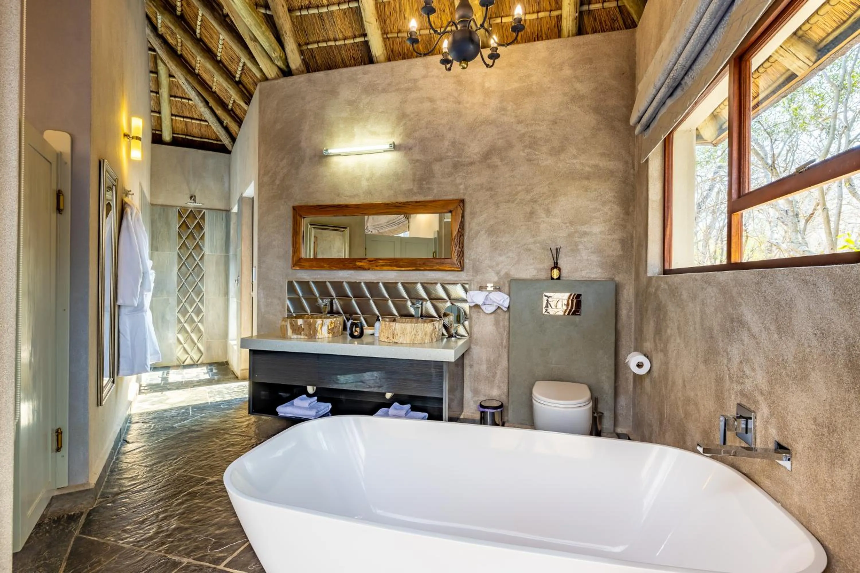 Bathroom in Kusudalweni Safari Lodge and Spa
